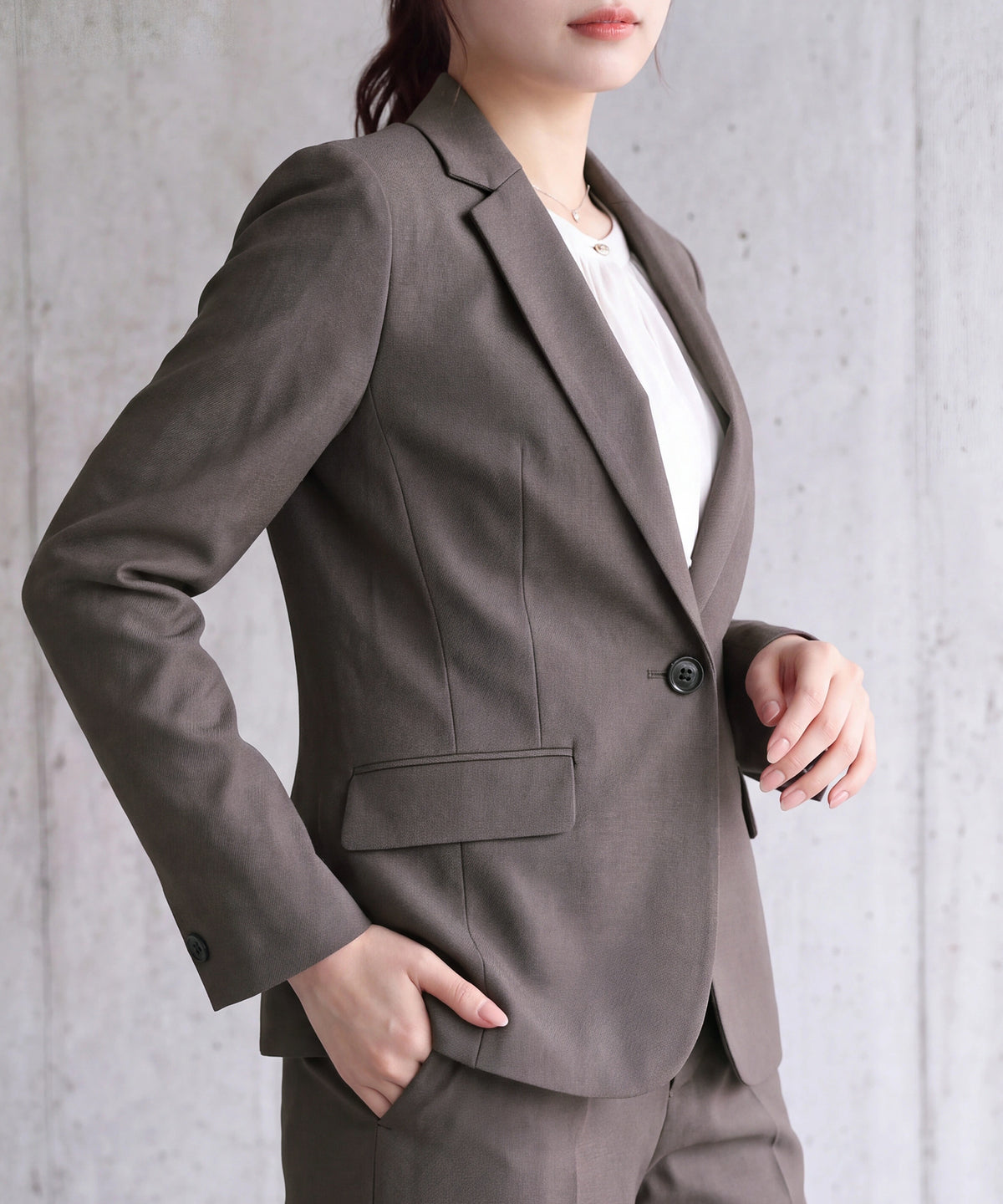 ブラウン(AI画像) model:160cm 着用サイズ:M