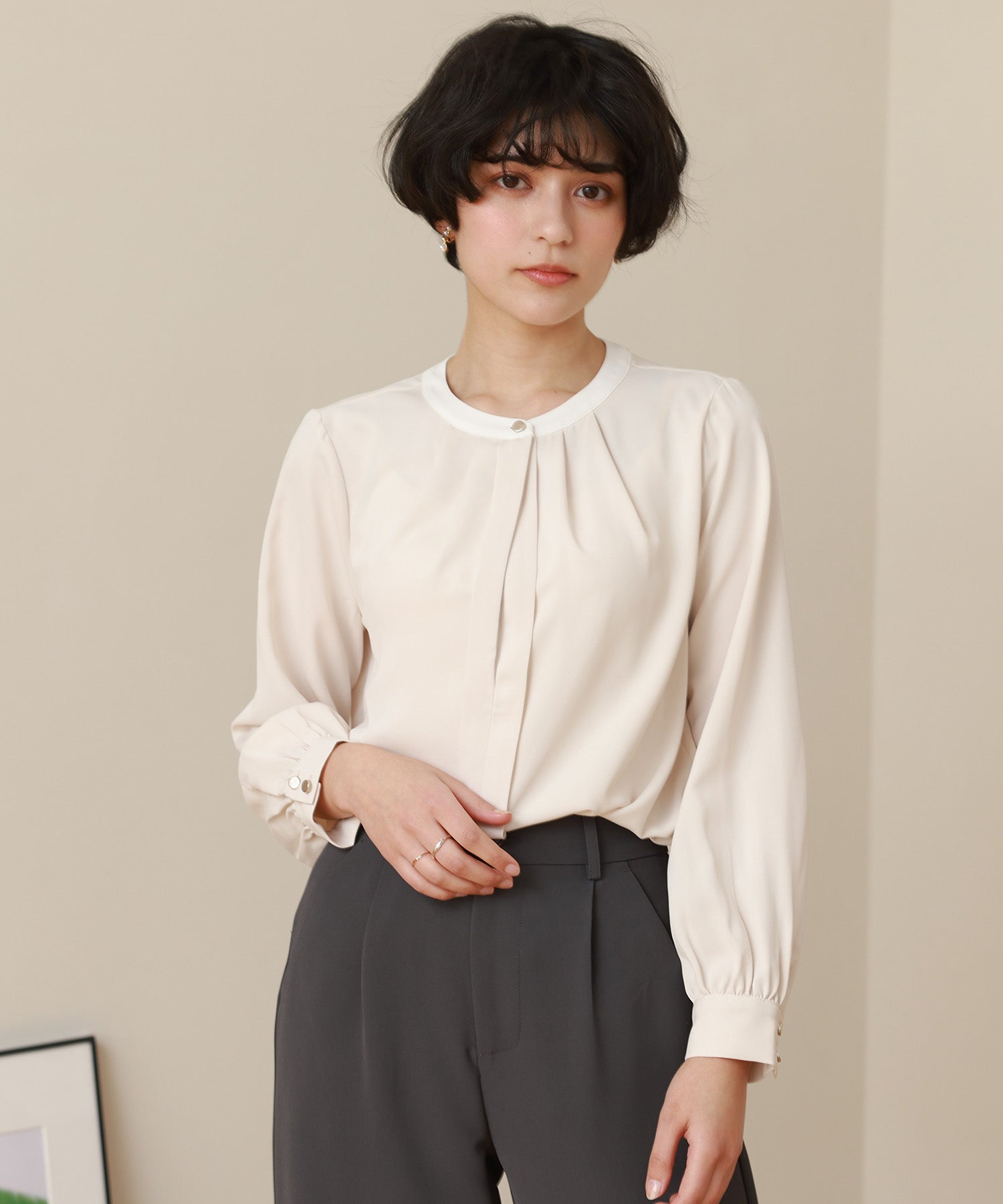 2-way band collar blouse with color scheme