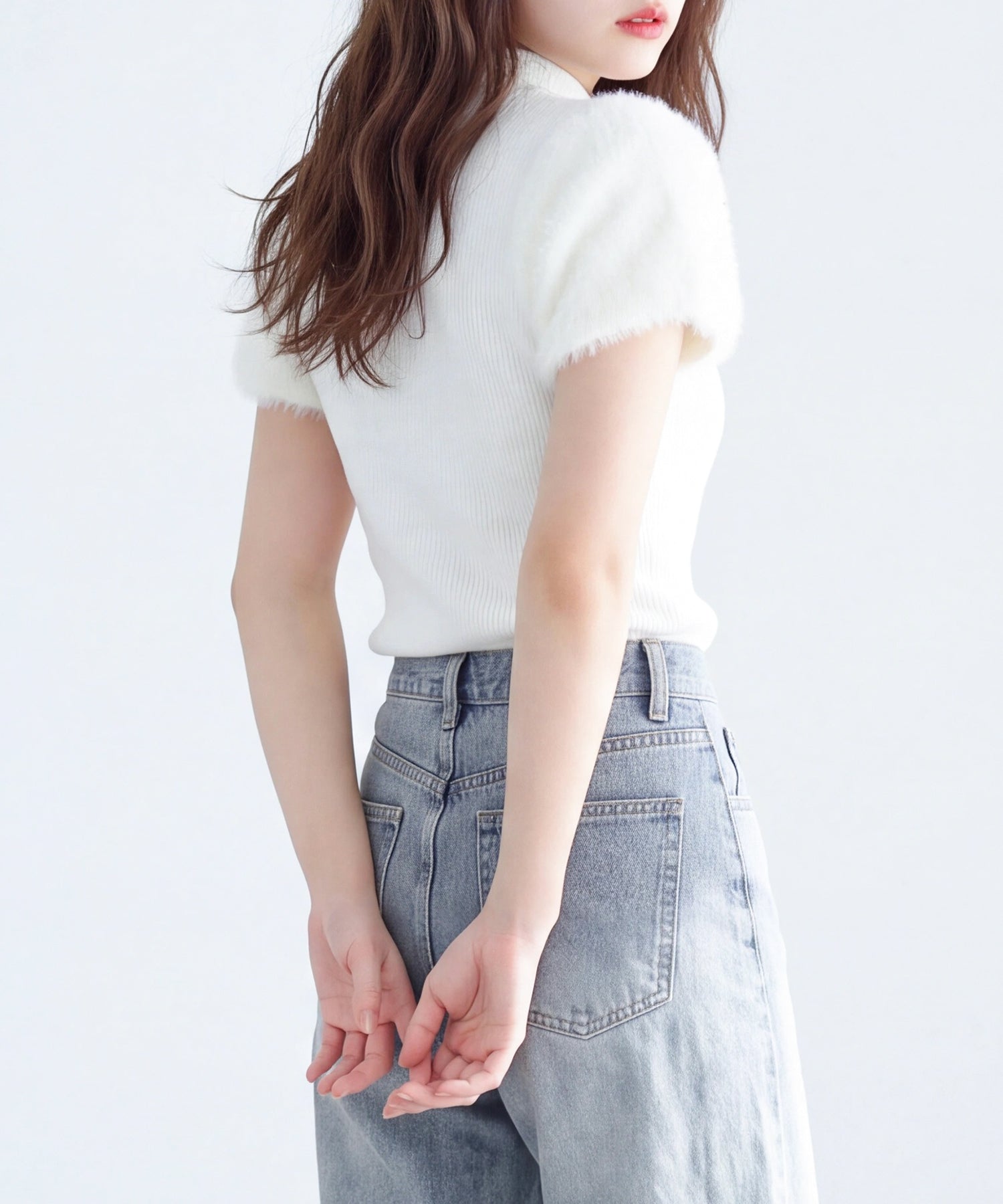 ホワイト model:160 着用サイズ:M(AI画像)
