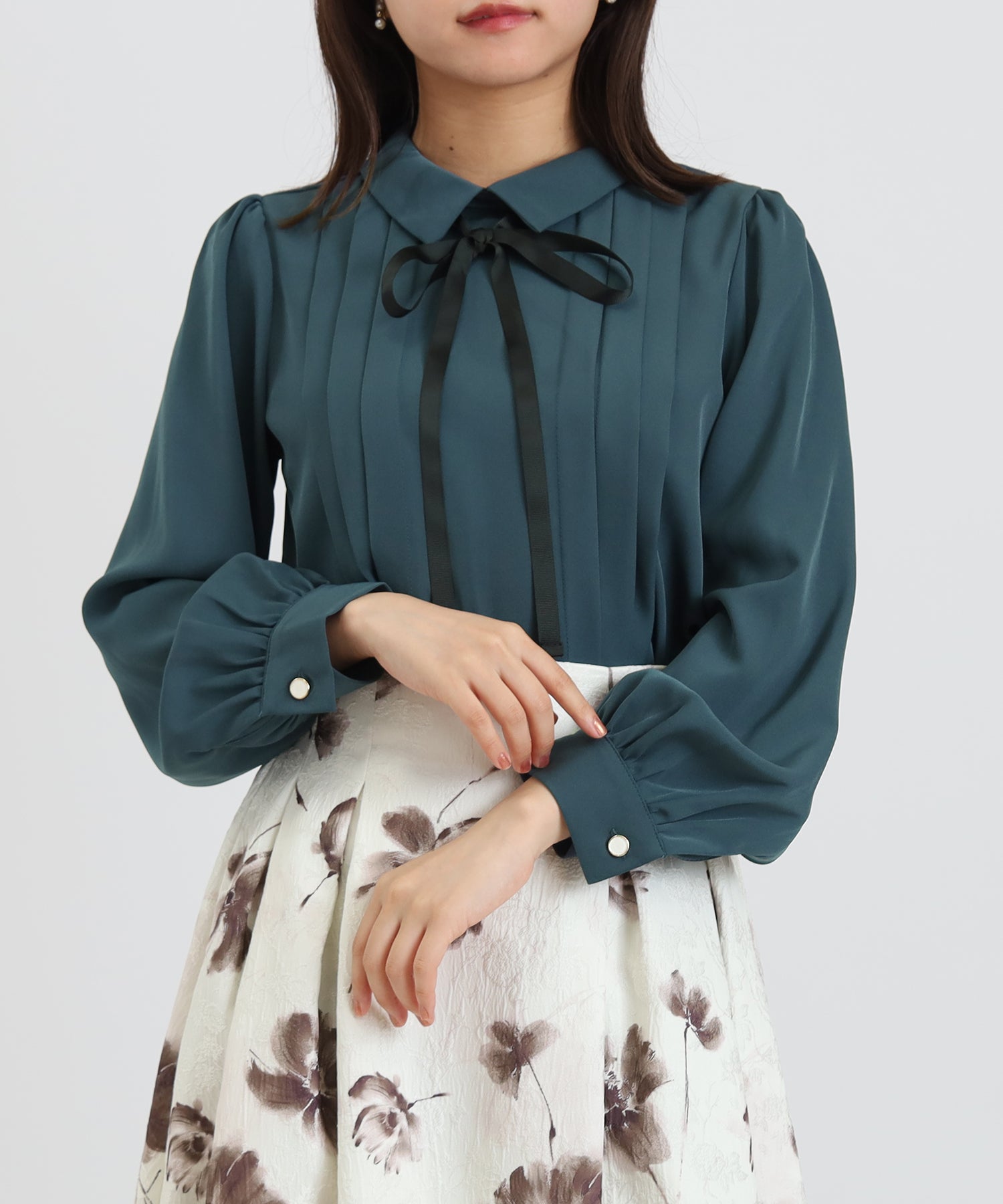 ダークグリーン