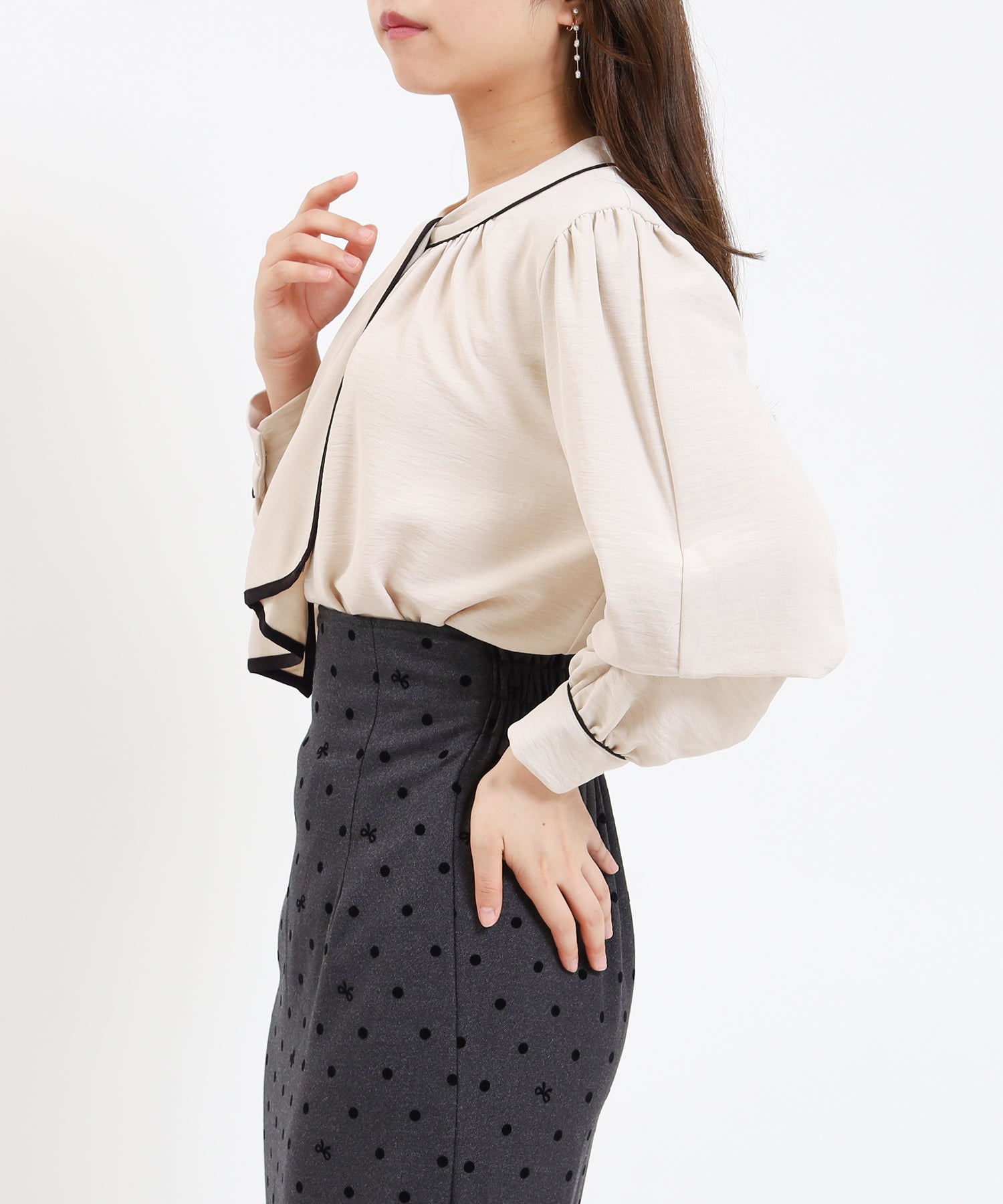 ベージュ model:155cm/骨格ウェーブ 着用サイズ:M