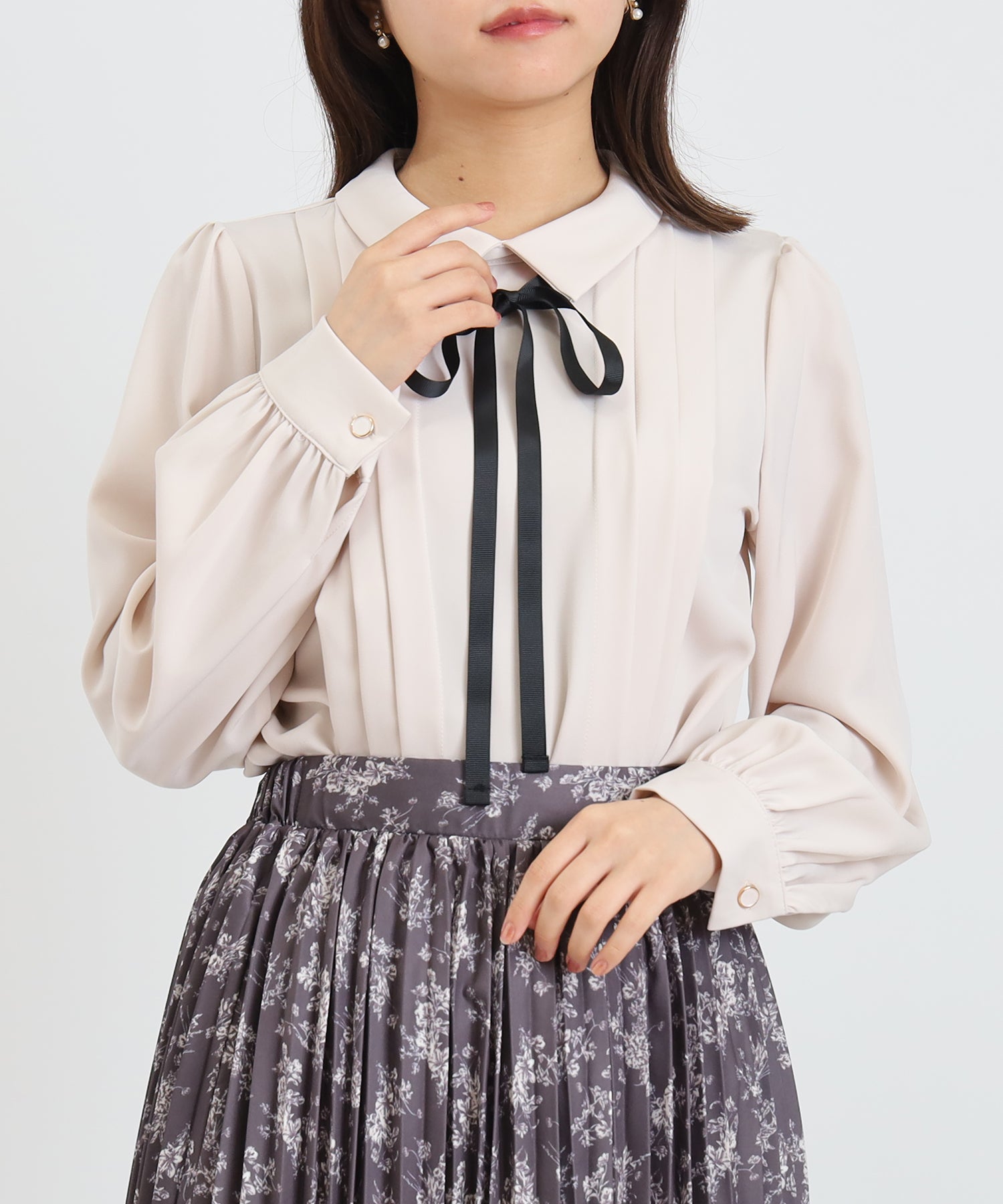 ピンクベージュ