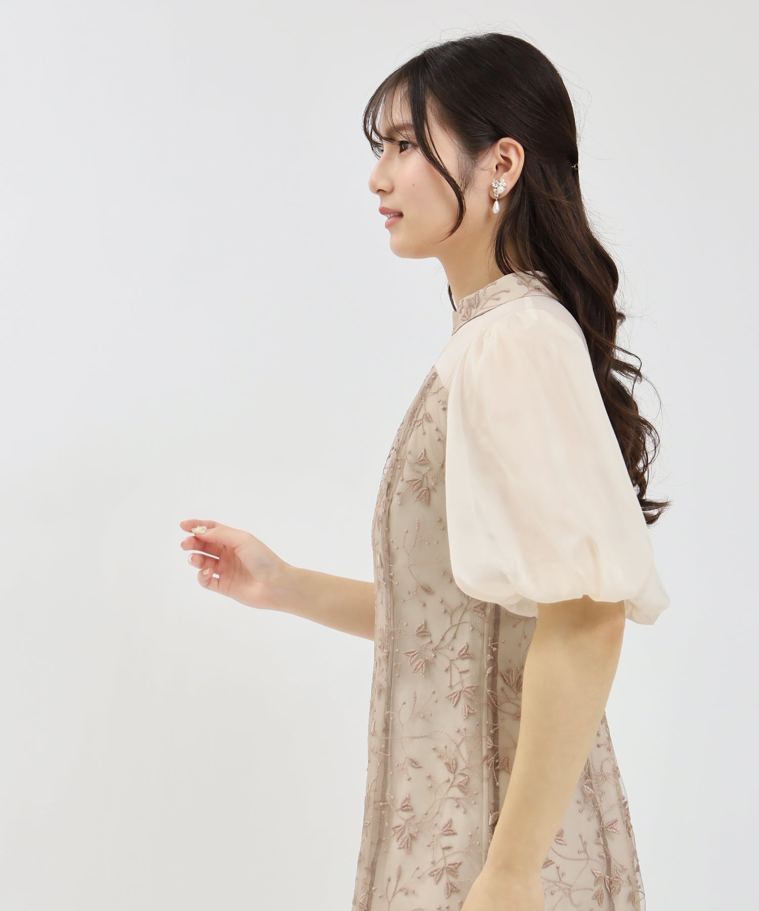 ベージュ model:160㎝/骨格ウェーブ 着用サイズ:M