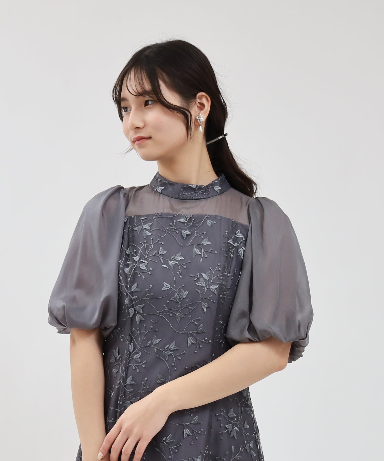 チャコール model:160㎝/骨格ウェーブ 着用サイズ:M