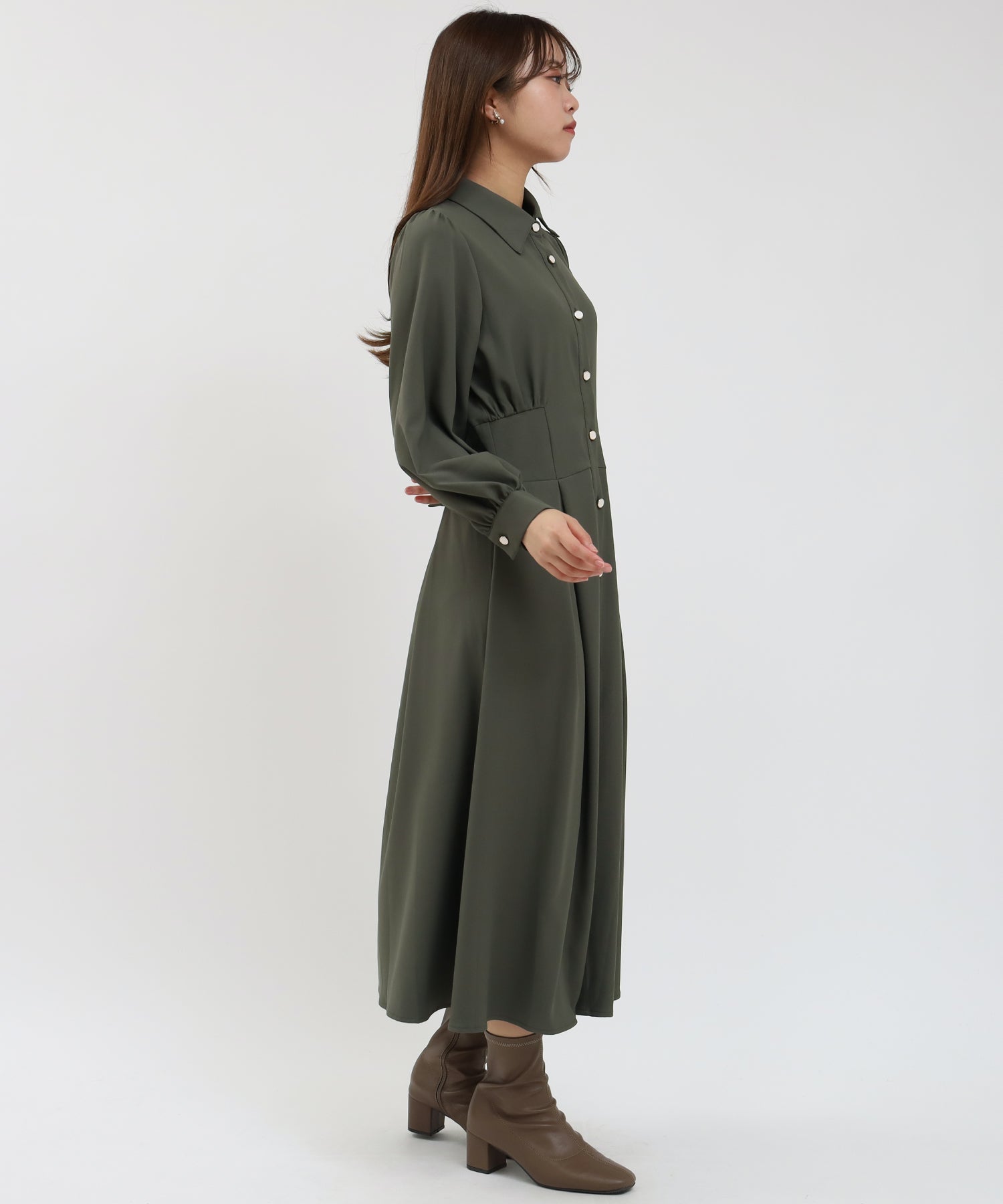カーキ model:155cm/骨格ウェーブ 着用サイズ:S
