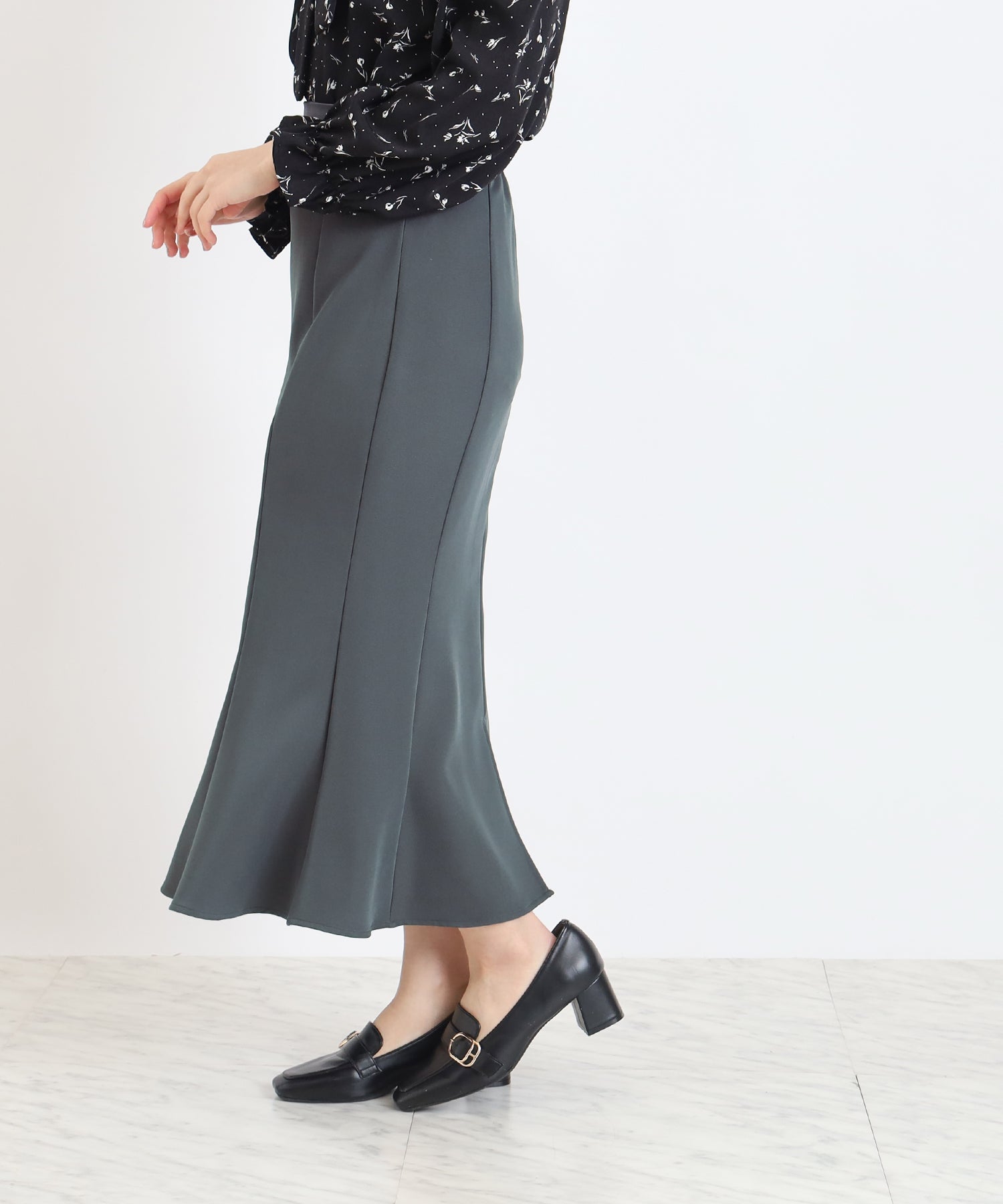 チャコール model:156 着用サイズ:M