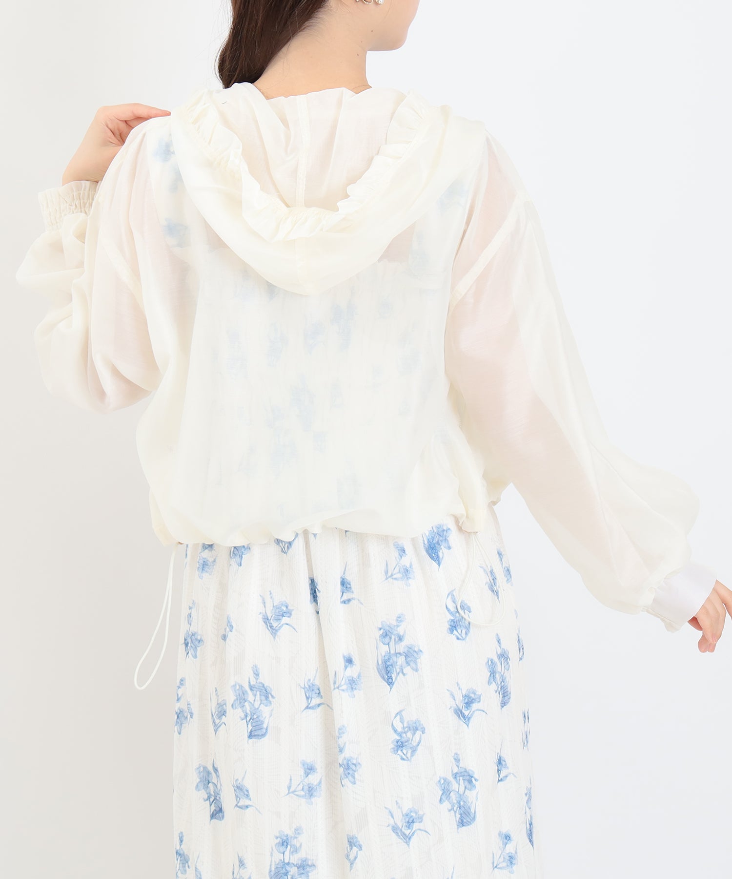 ベージュ model:156 着用サイズ:M