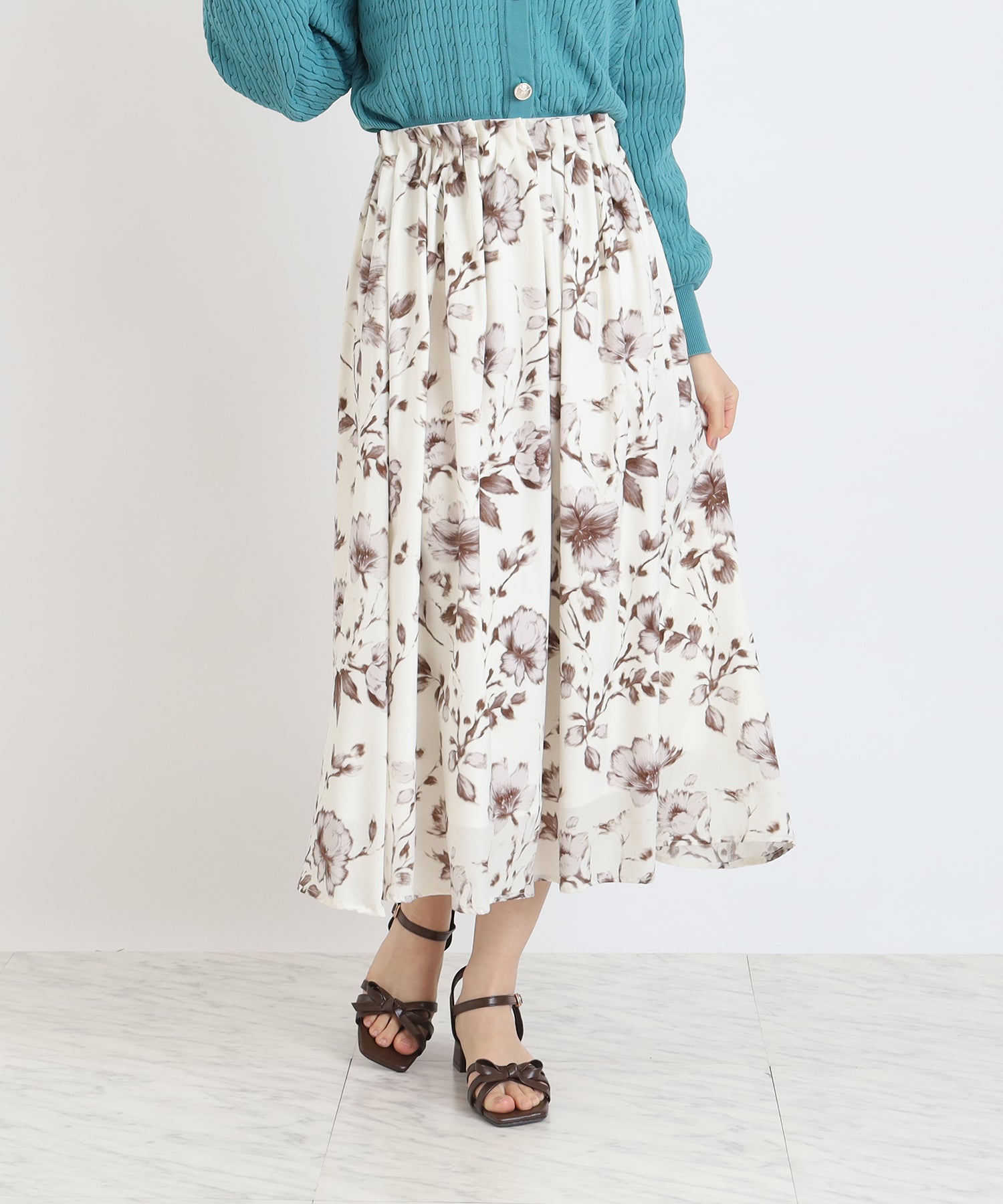 ホワイト model:156 着用サイズ:M