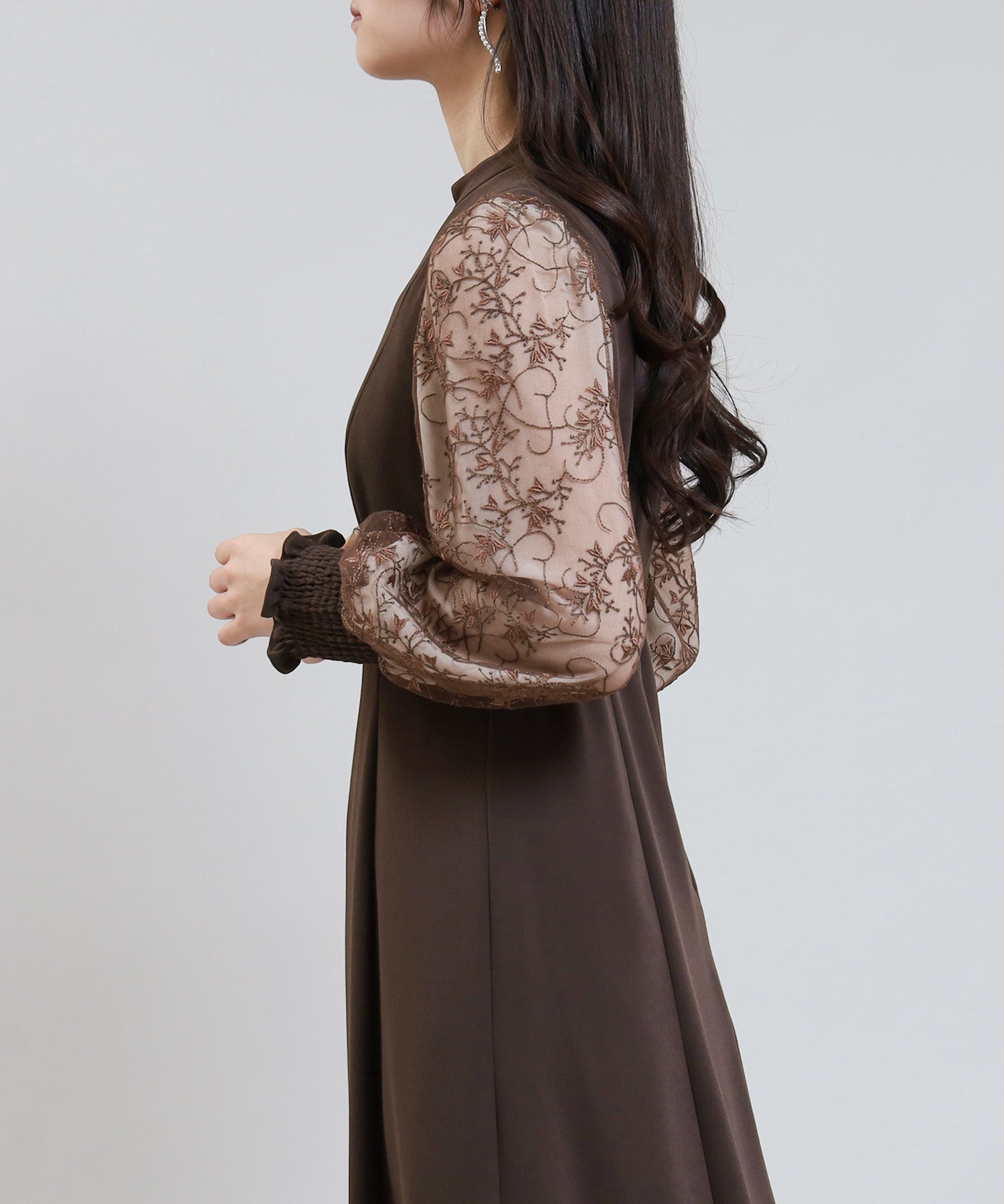 ブラウン model:160cm/骨格ウェーブ 着用サイズ:M