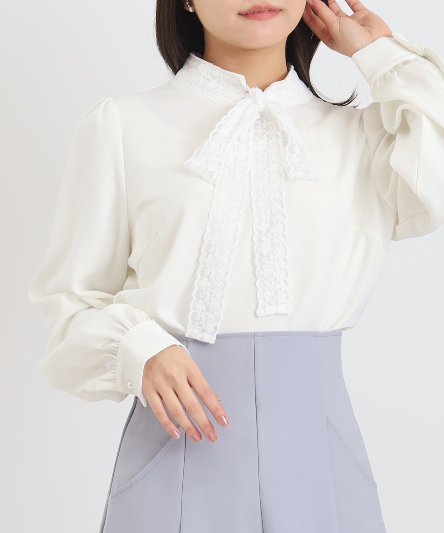 ホワイト MODEL:156 着用サイズ:M