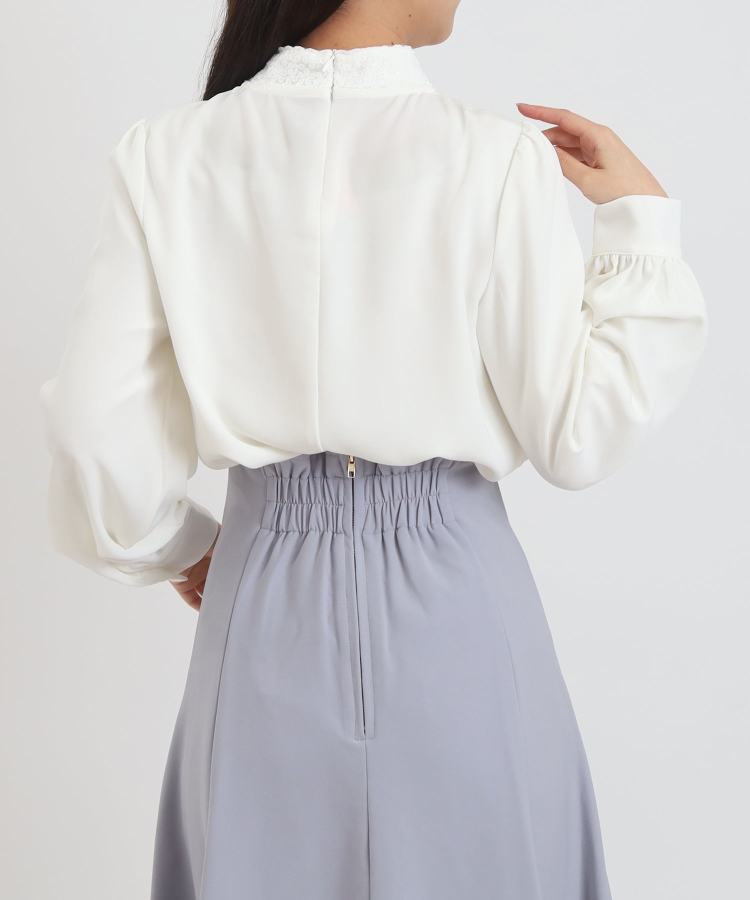 ホワイト MODEL:156 着用サイズ:M