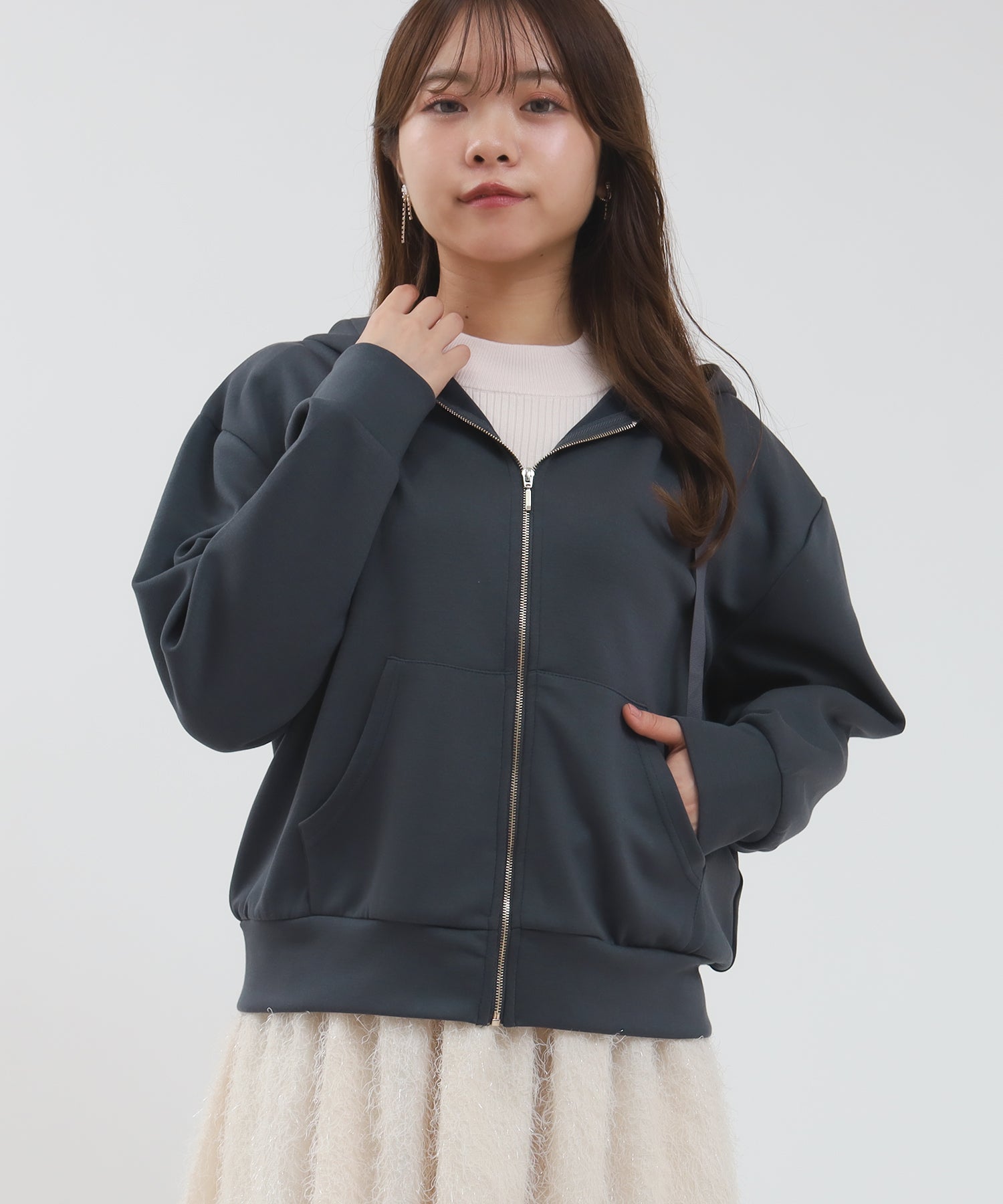 チャコール model:155 着用サイズ:M