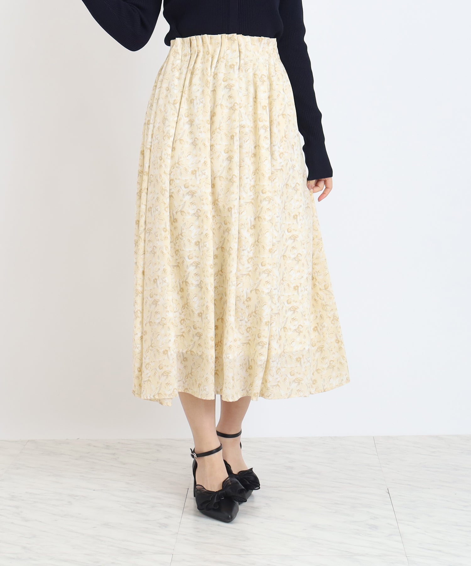 イエロー model:156 着用サイズ:M