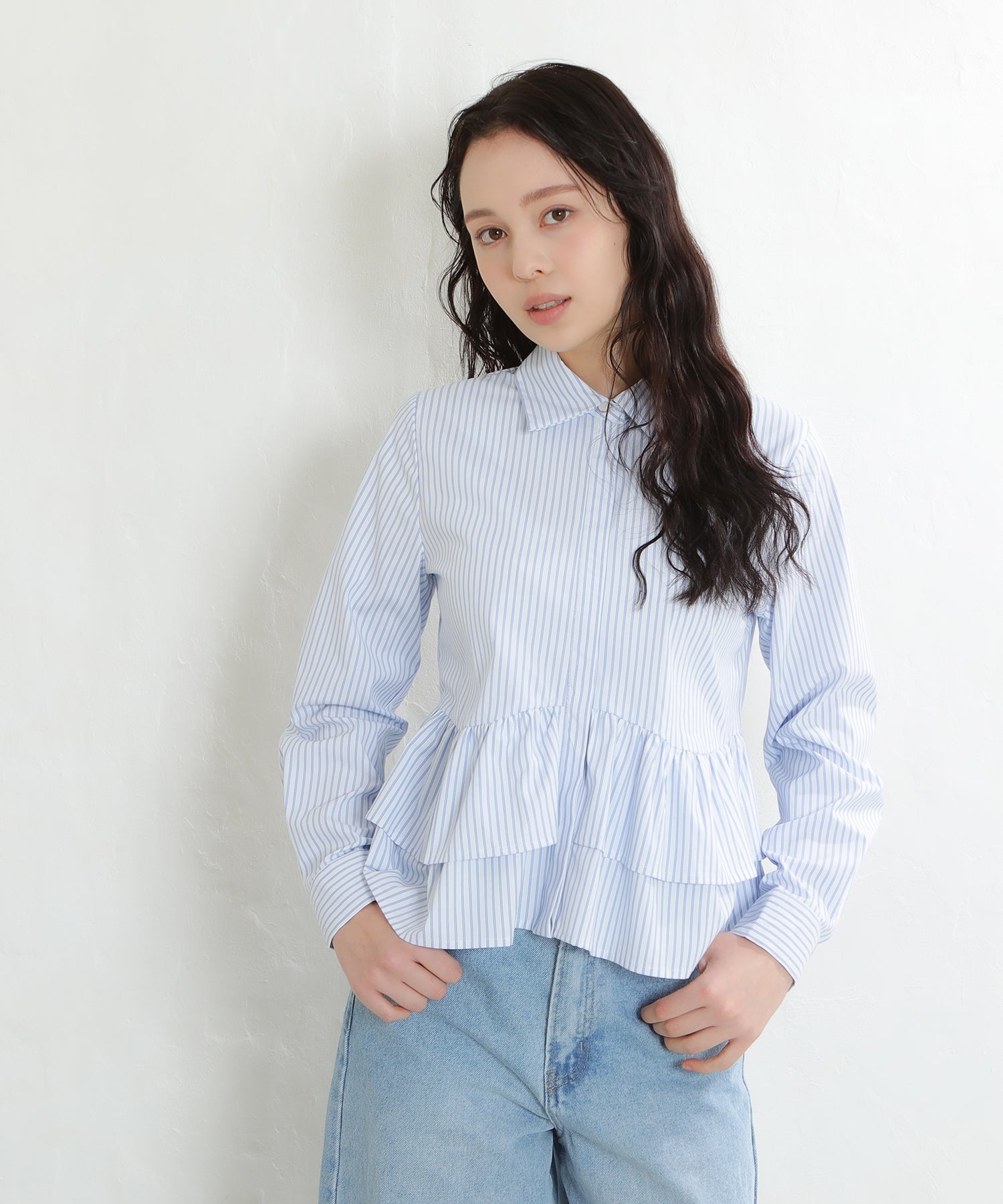ホワイト×ブルー(ストライプ柄) model:171 着用サイズ:M
