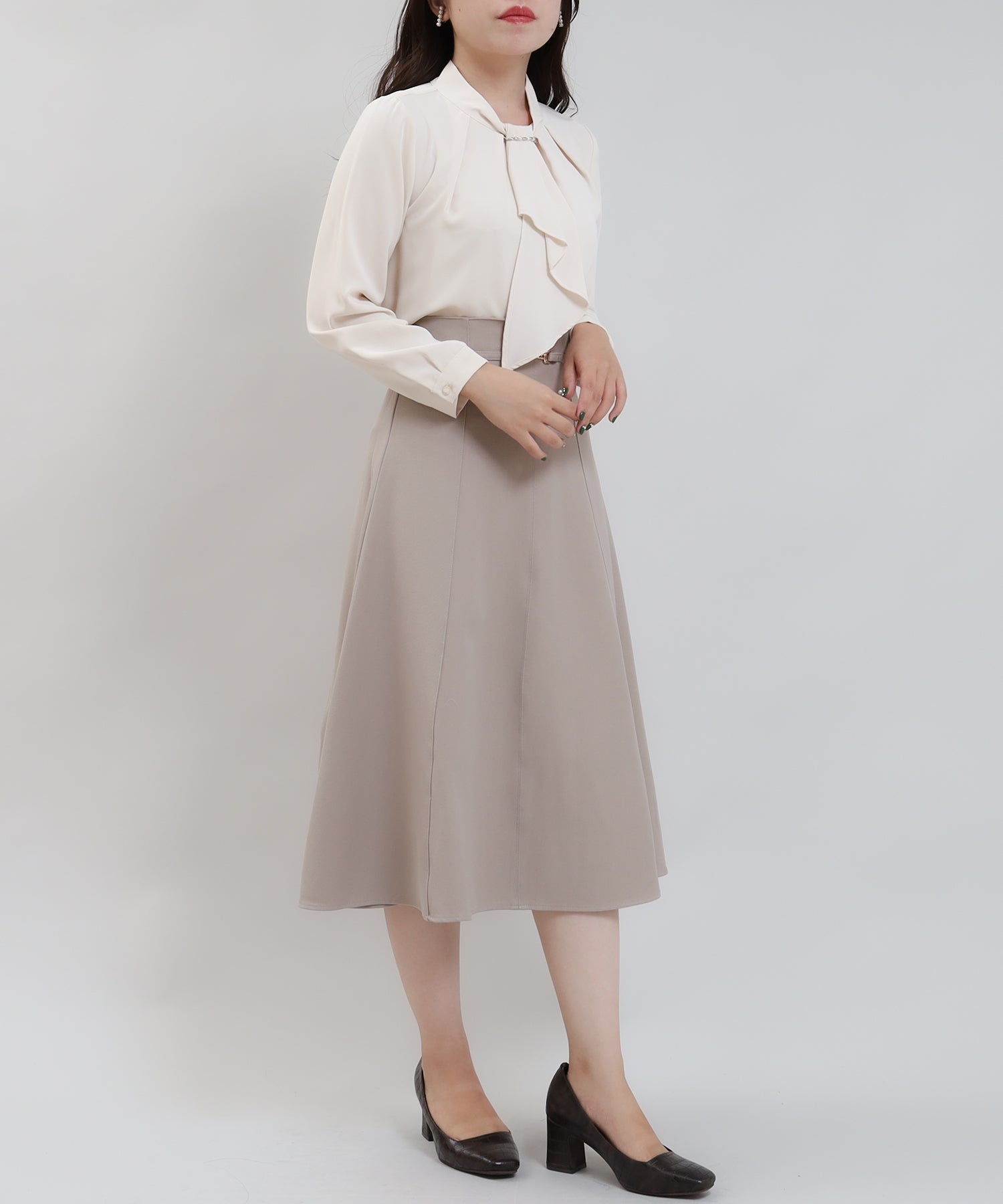 ベージュ model:156 着用サイズ:S