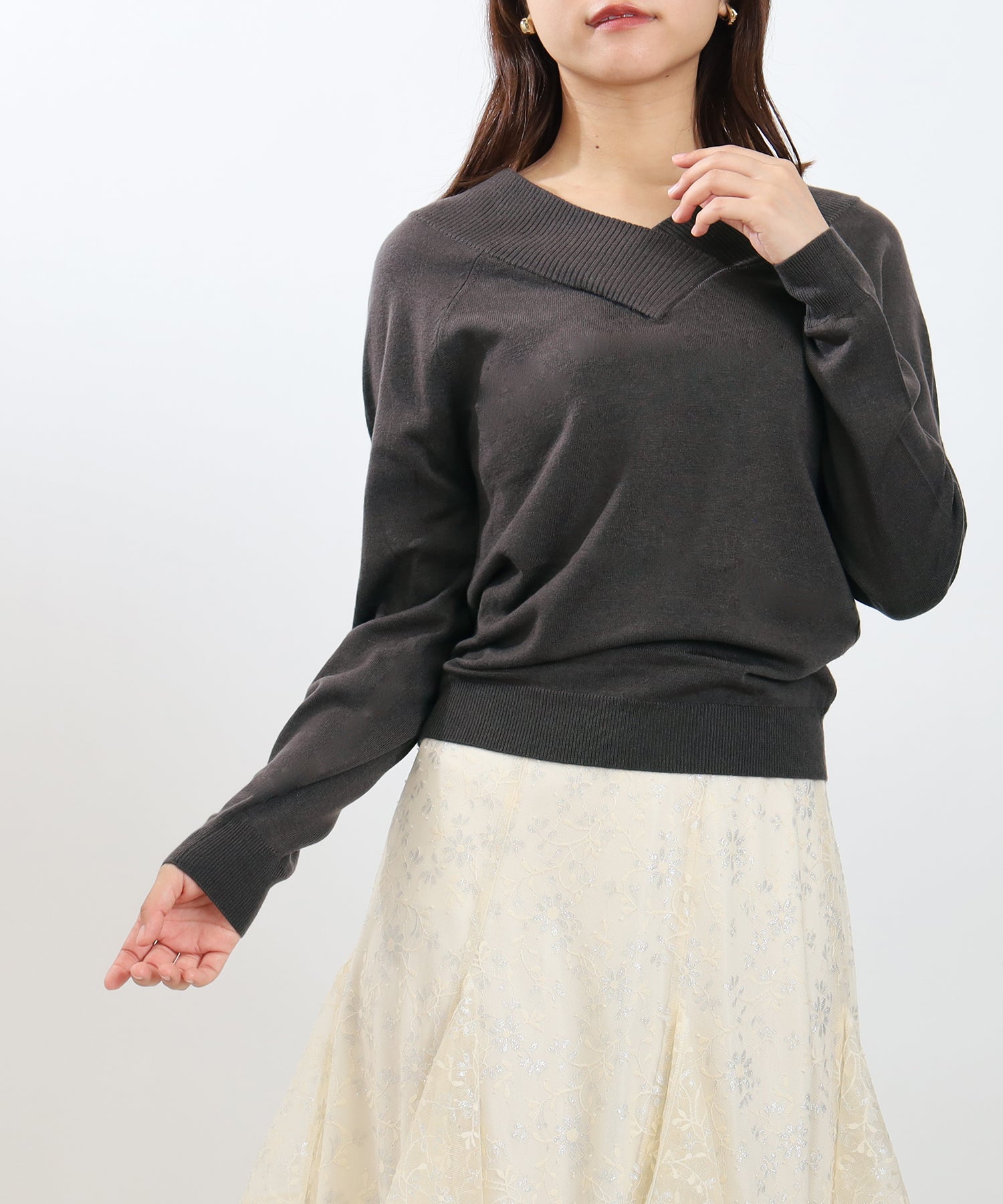 チャコール model:156 着用サイズ:M
