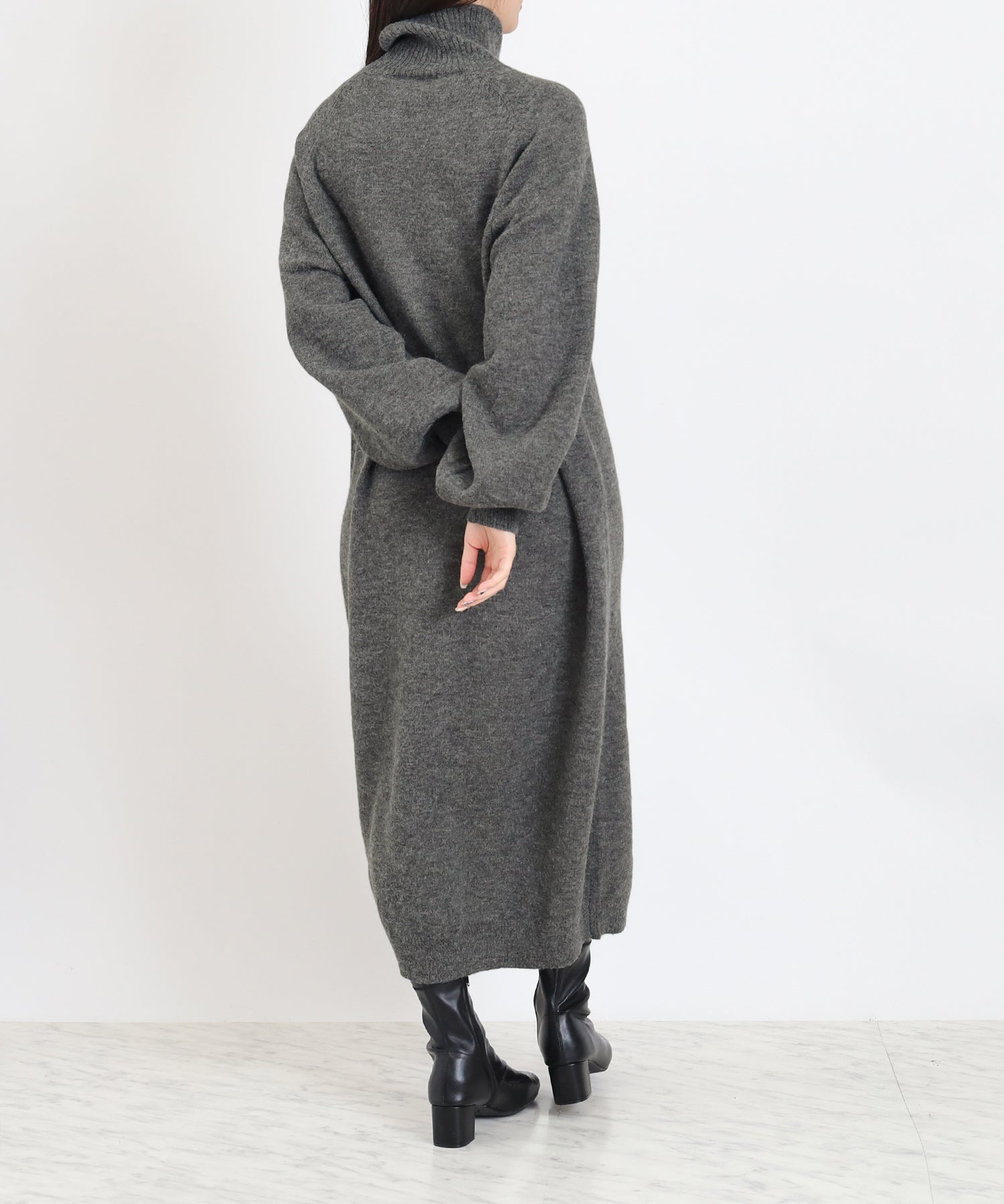 チャコール model:160 着用サイズ:M