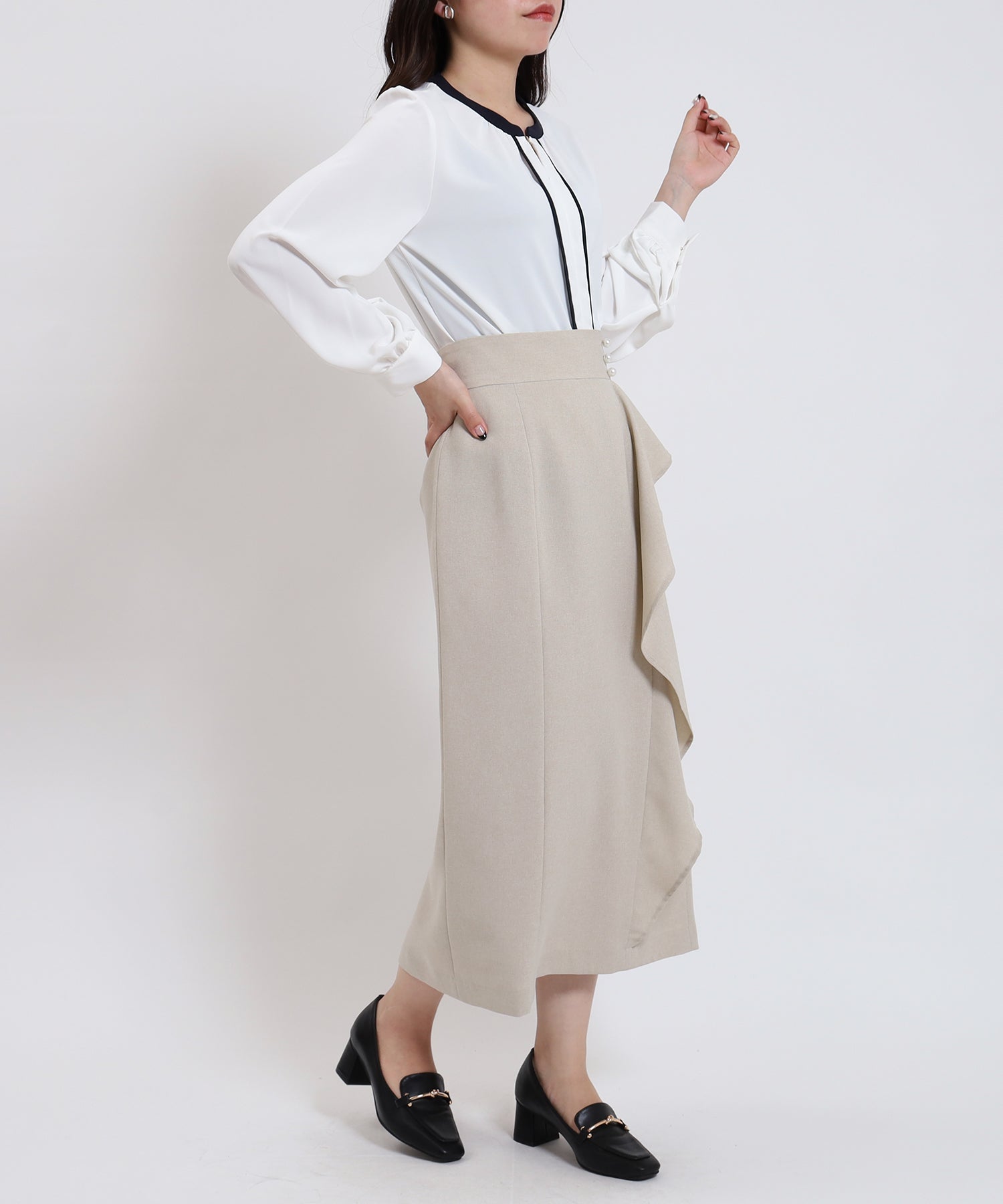 ホワイト model:156cm/骨格ストレート 着用サイズ:M