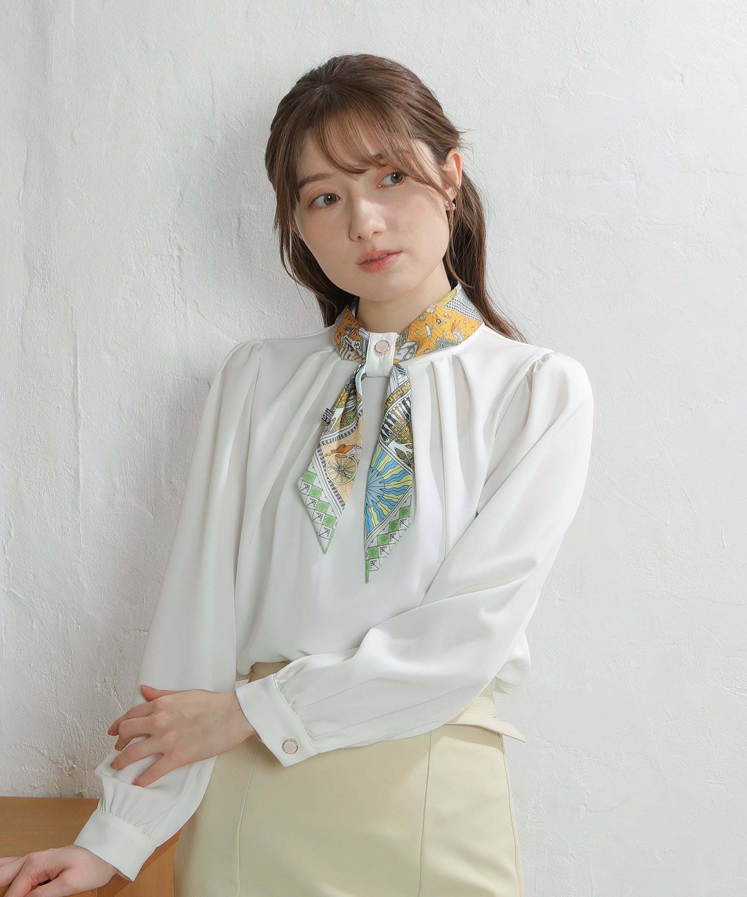 スカーフ付きアレンジリボンブラウス