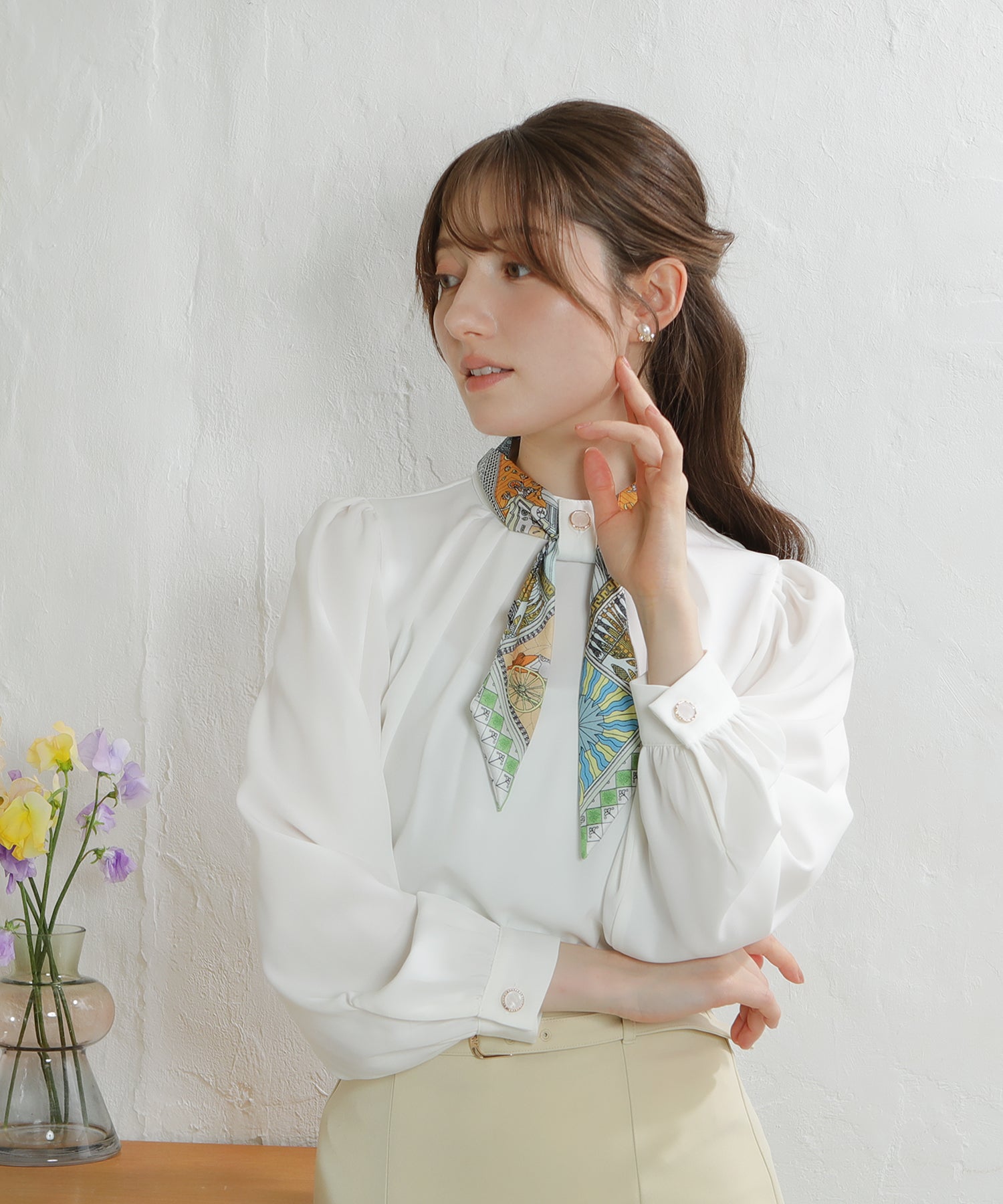 スカーフ付きアレンジリボンブラウス