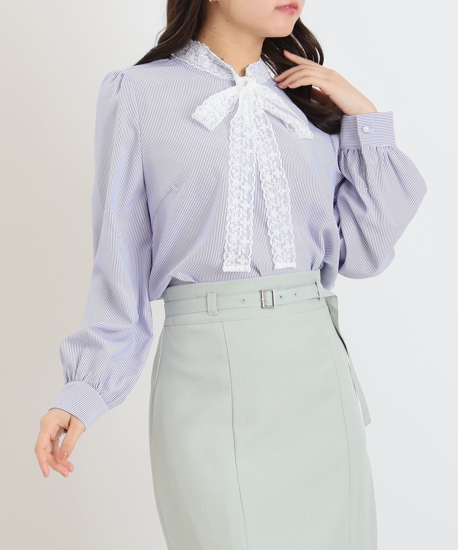 ホワイト×ブルー(ストライプ) MODEL:156 着用サイズ:M