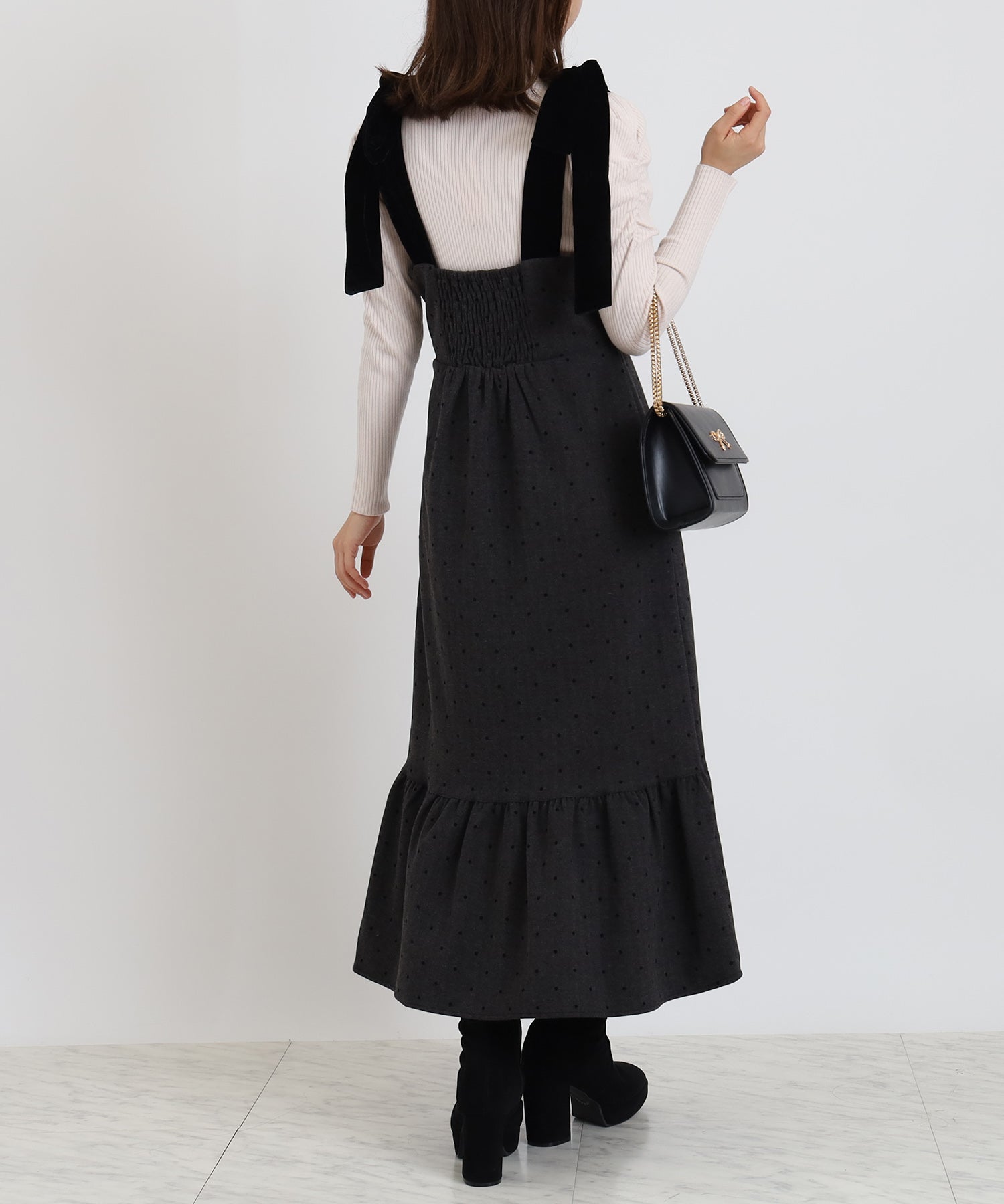 チャコール model:156 着用サイズ:M