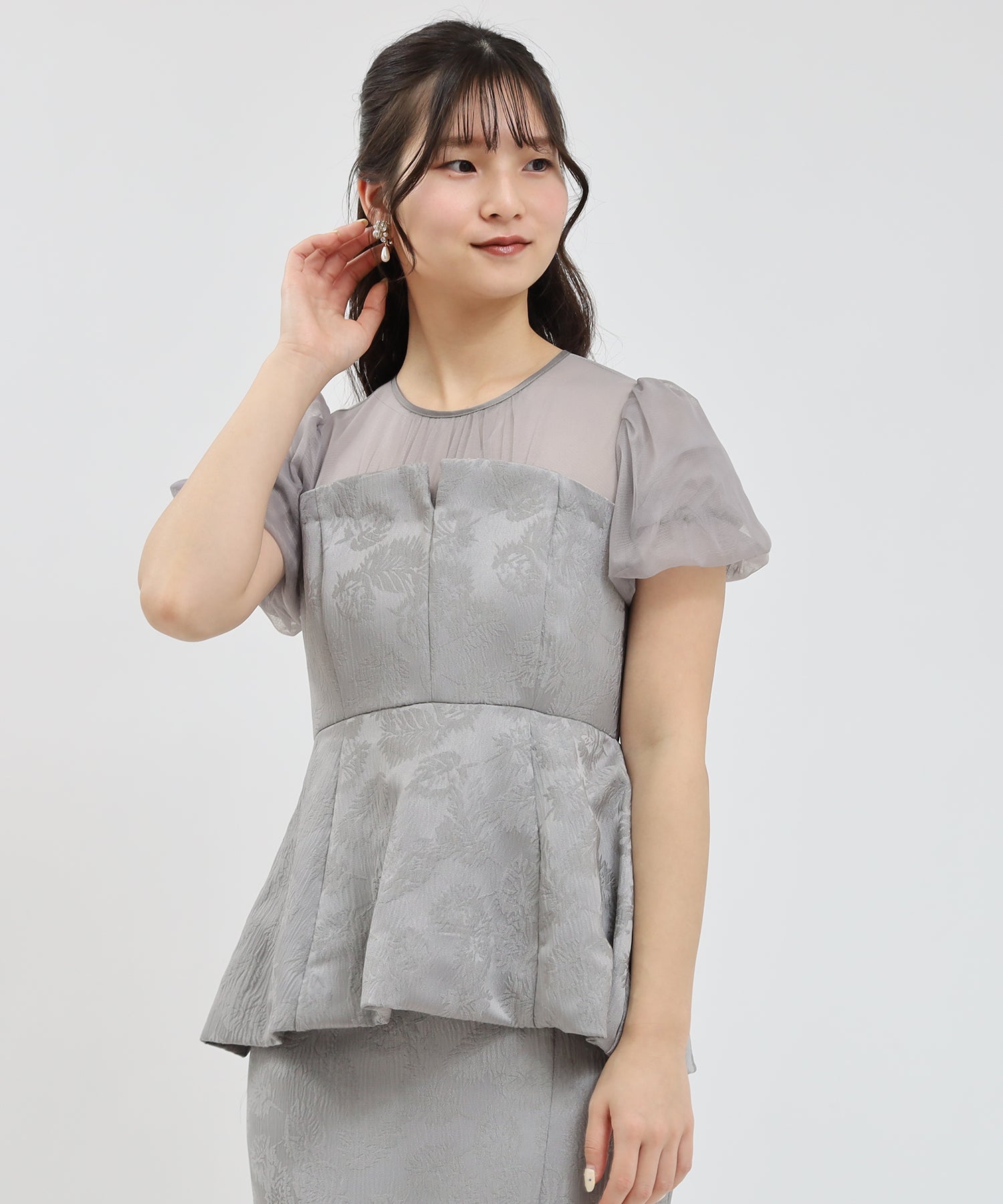 チャコール model:160cm/骨格ウェーブ 着用サイズ:M