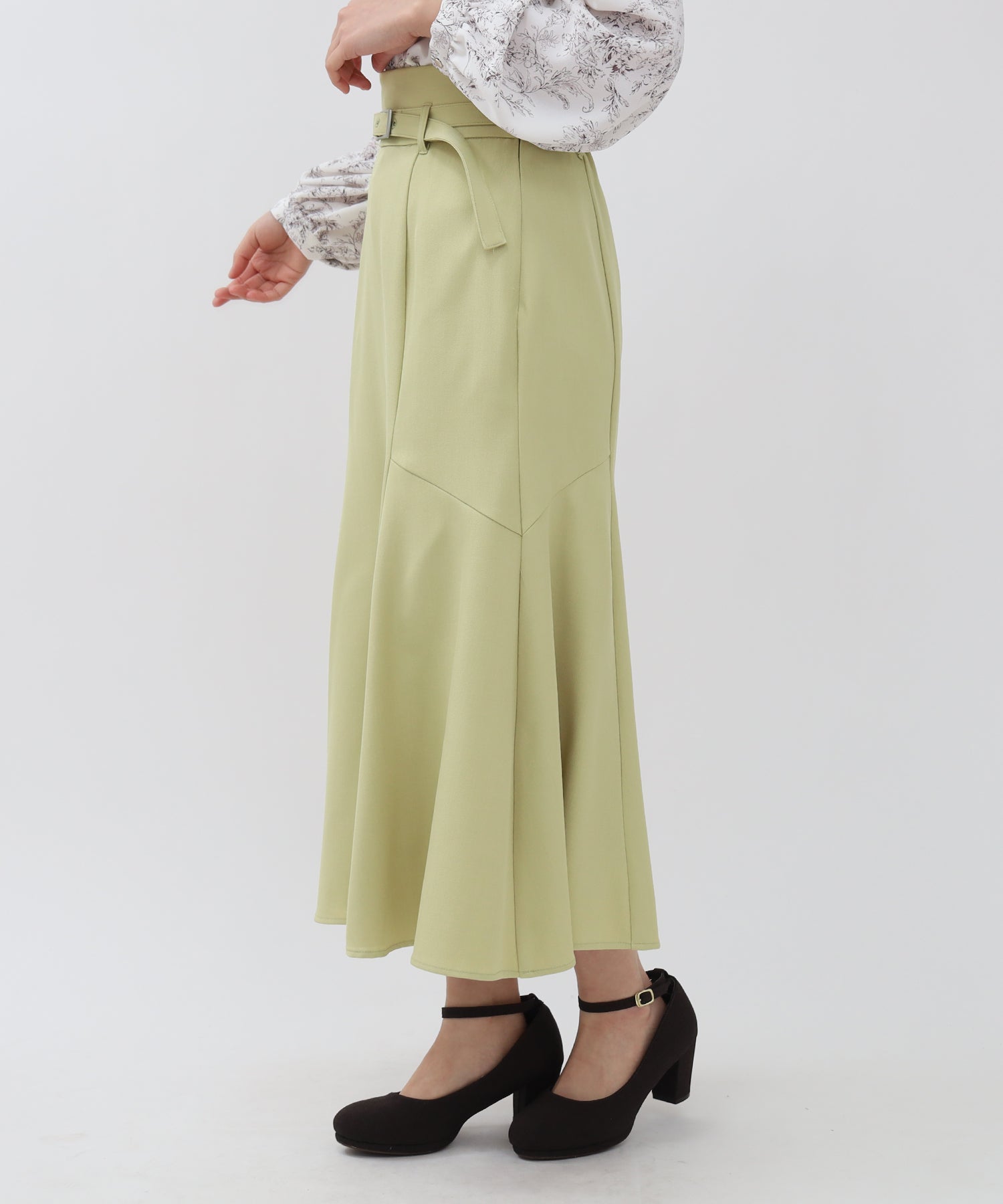 イエロー model:156 着用サイズ:S