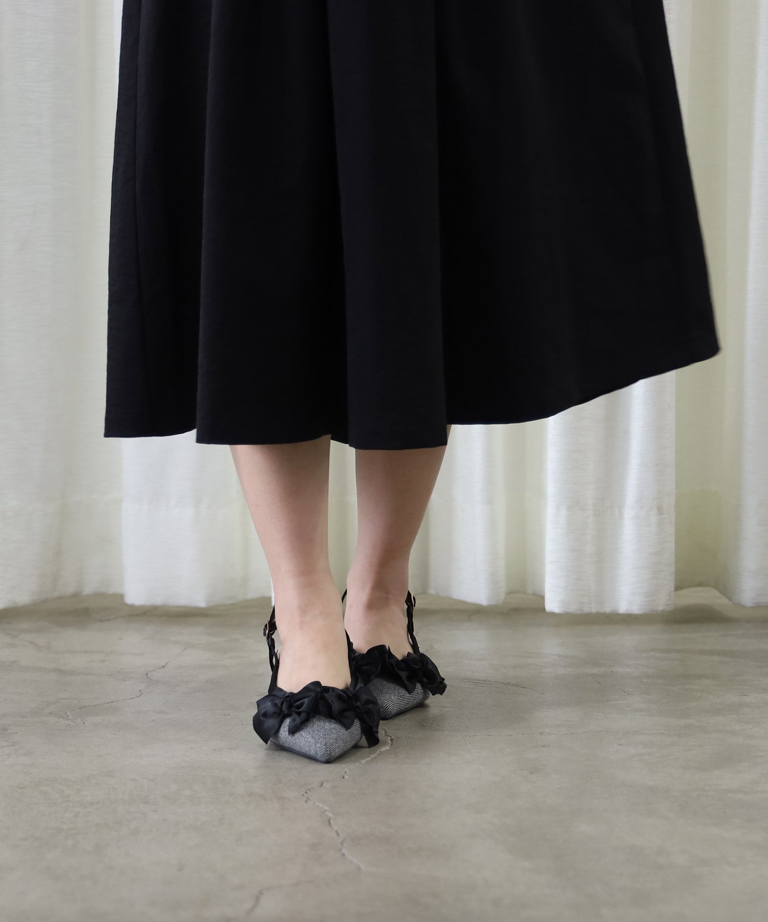 ライトグレー
