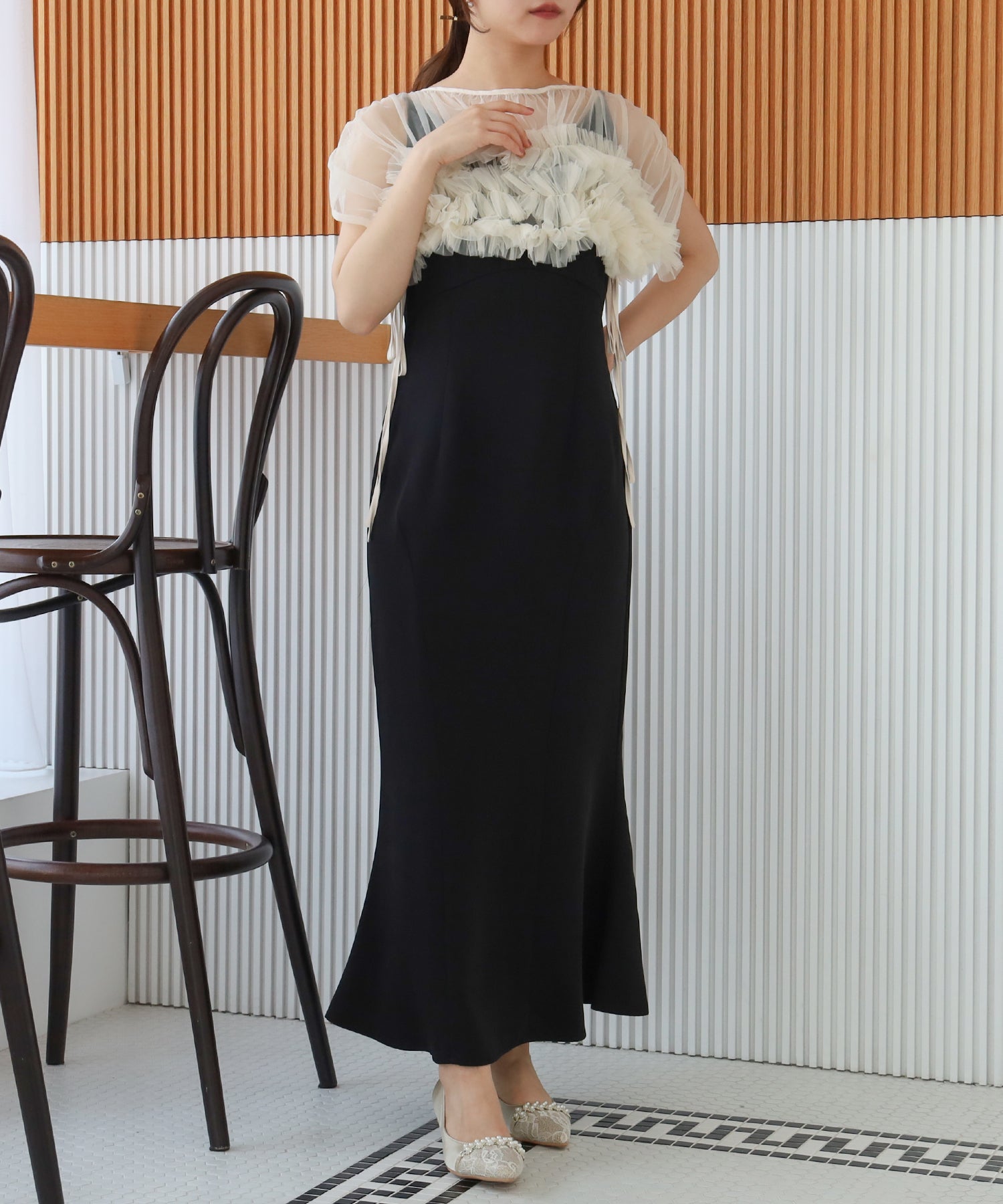 ホワイト×ブラック model:155cm/骨格ウェーブ 着用サイズ:M