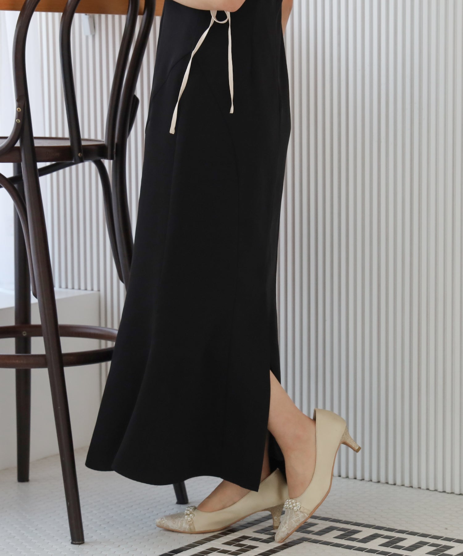 ホワイト×ブラック model:155cm/骨格ウェーブ 着用サイズ:M