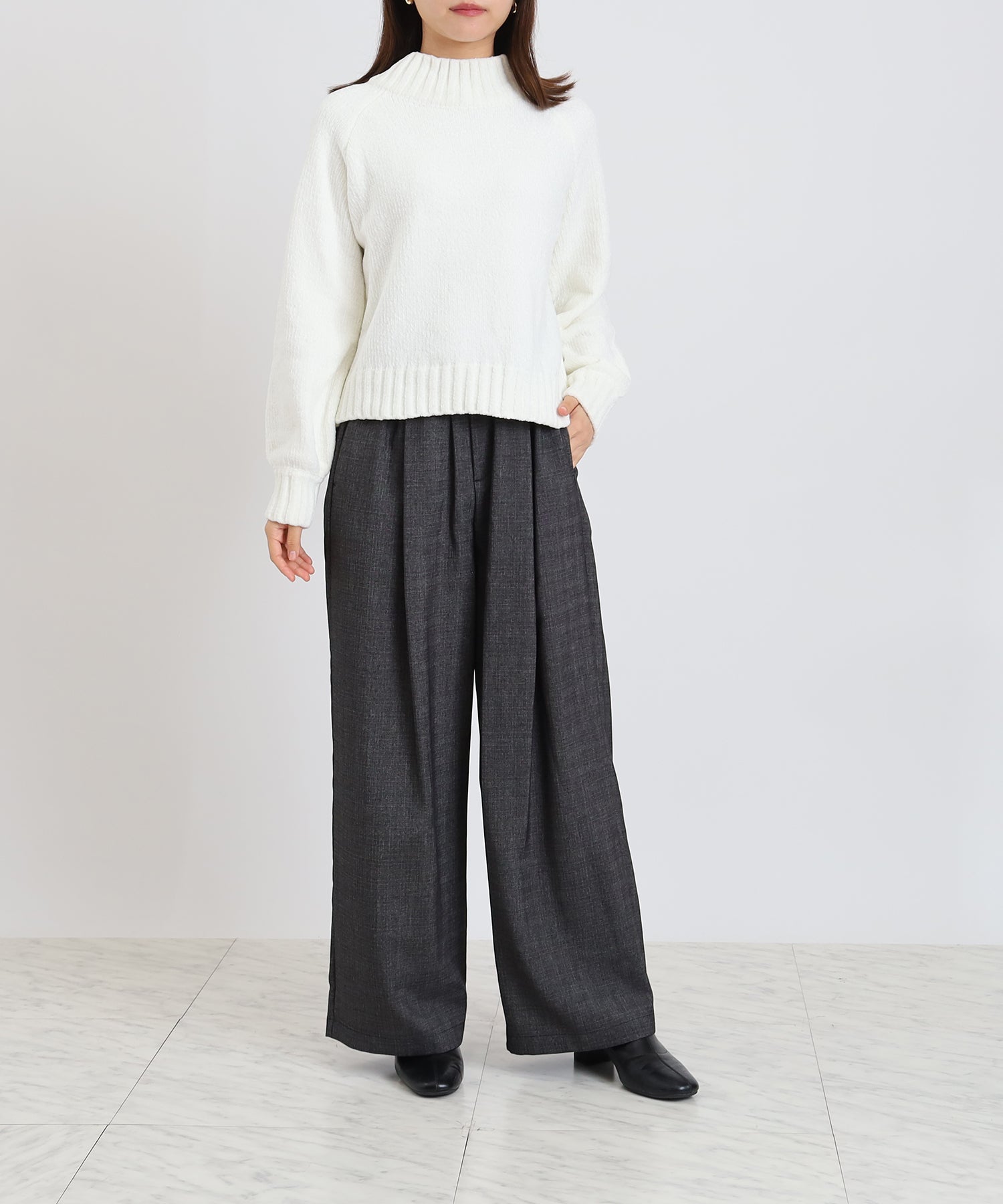 ホワイト MODEL:156 着用サイズ:M