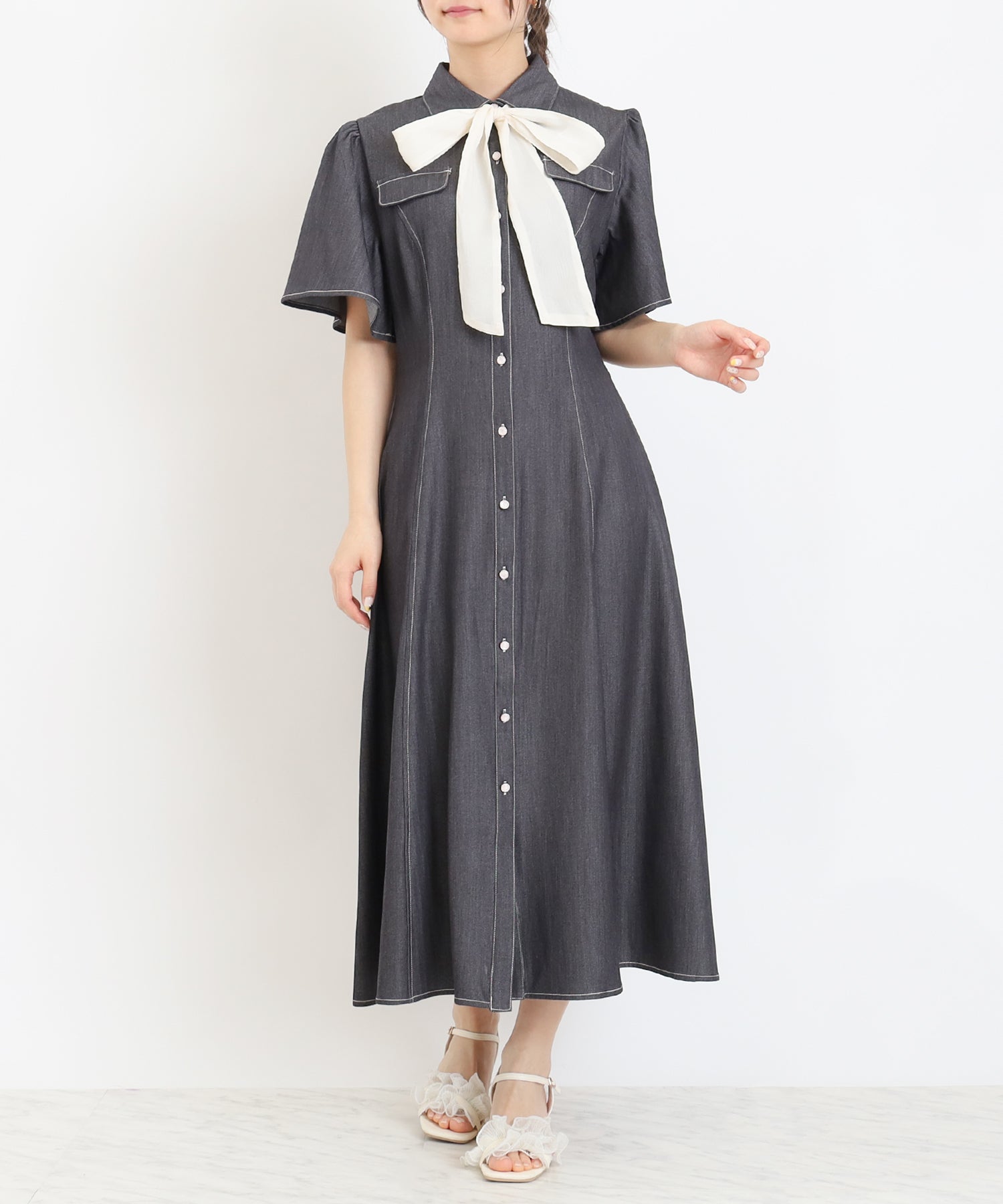 ミディアムグレー