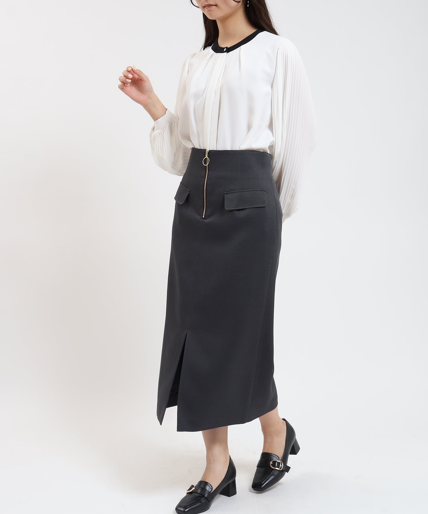 ホワイト×ブラック model:160cm/骨格ウェーブ 着用サイズ:M