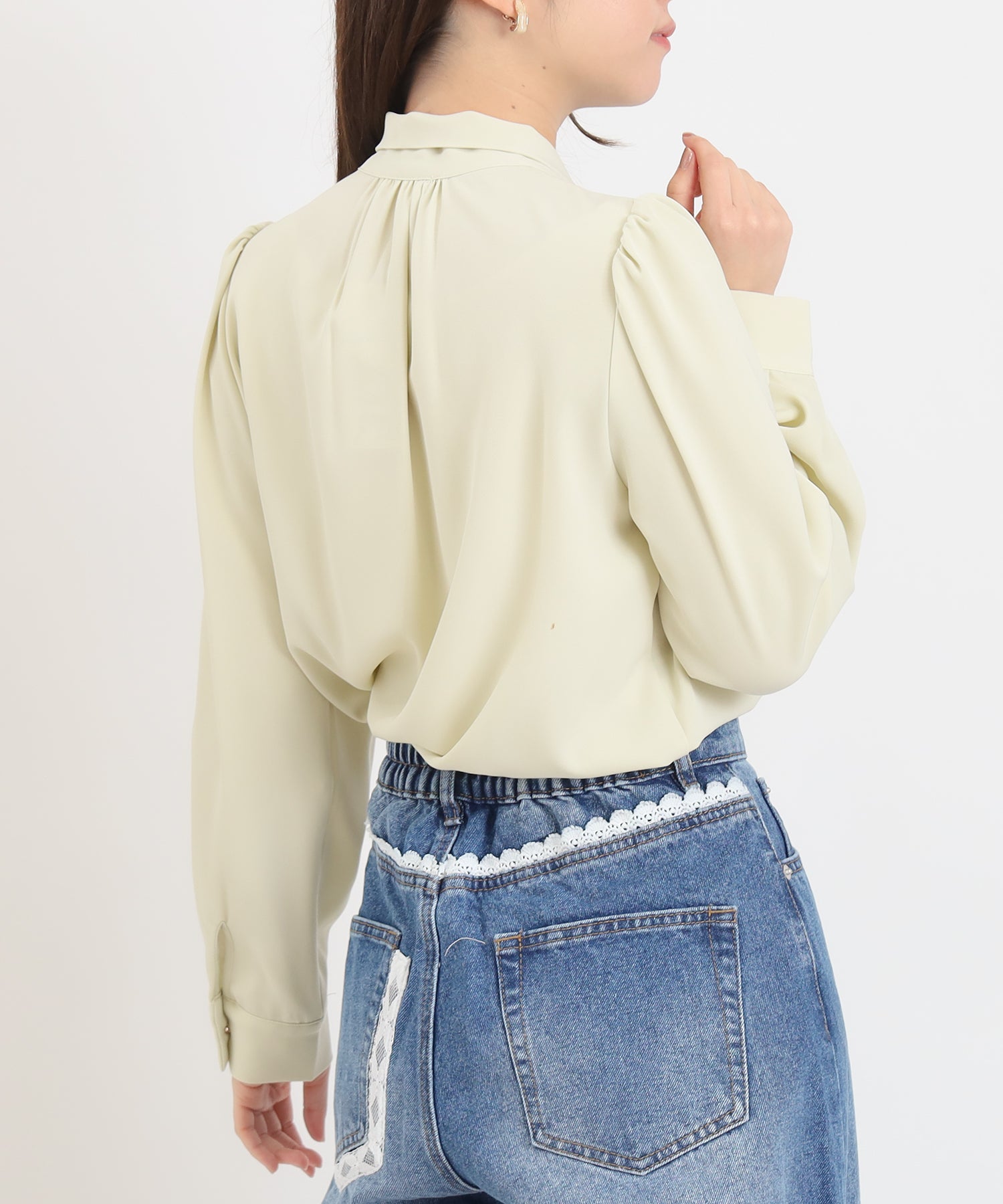 イエロー model:156 着用サイズ:M