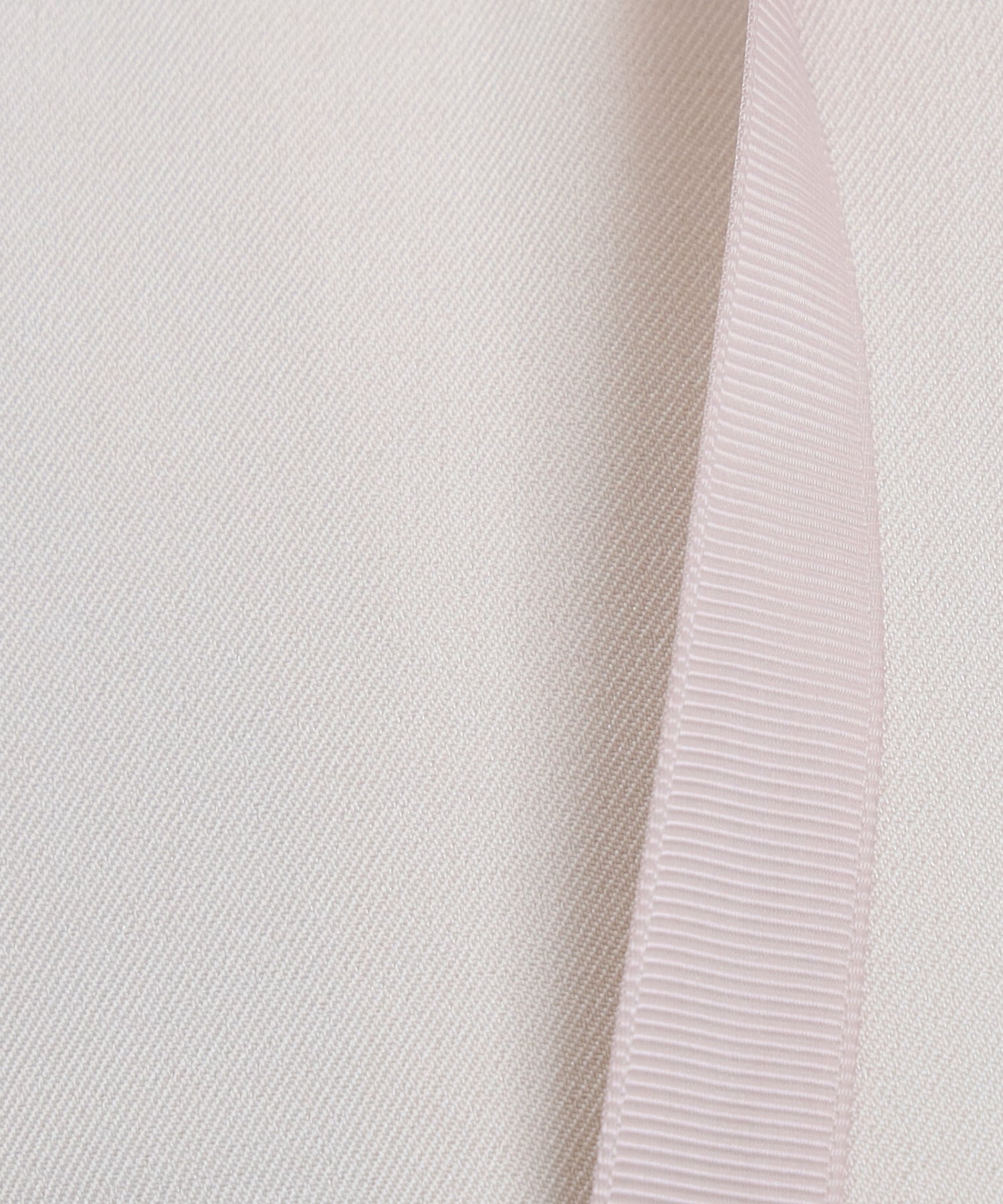 ピンクベージュ