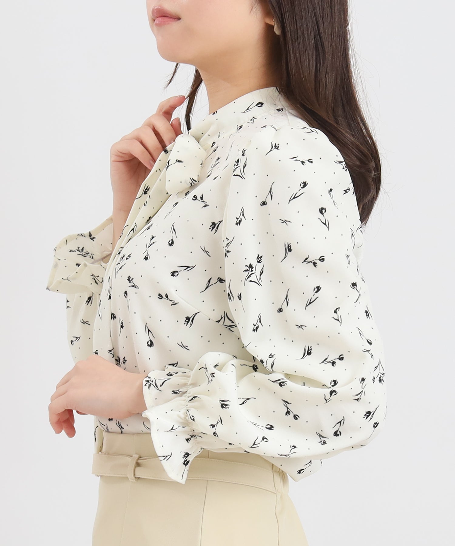 ホワイト model:156㎝ 骨格ウェーブ 着用サイズ:S