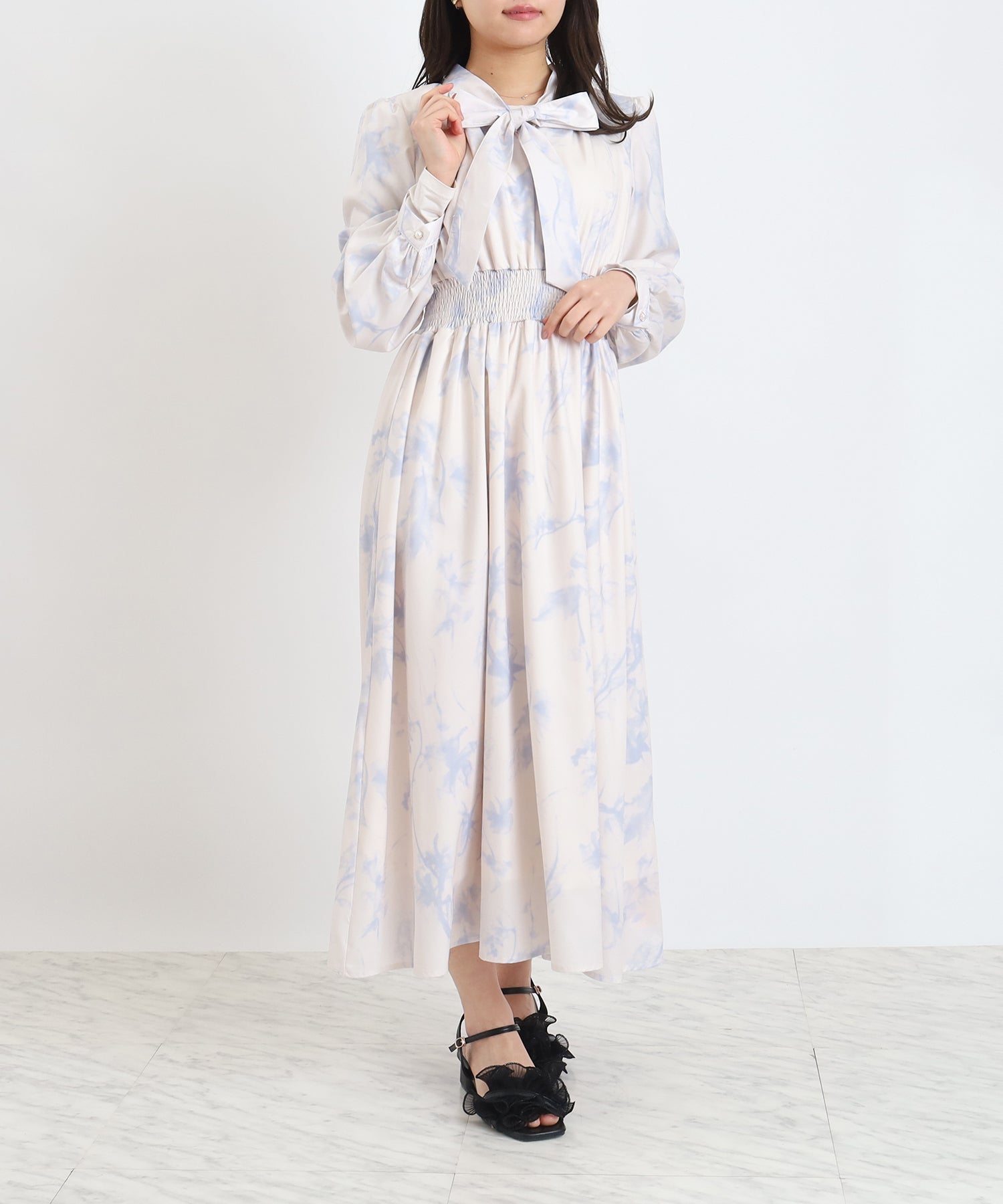 リボンタイ水彩花柄ワンピース