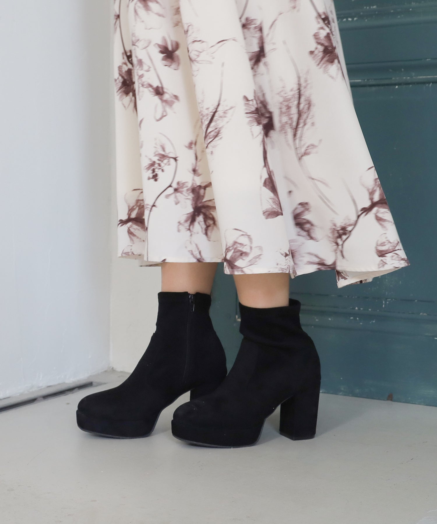 ブラック(スエード調)