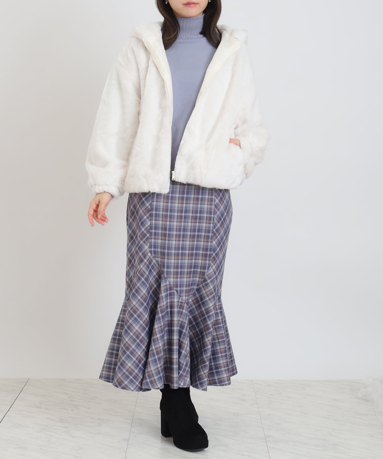 アイボリー moedl:156 着用サイズ:M