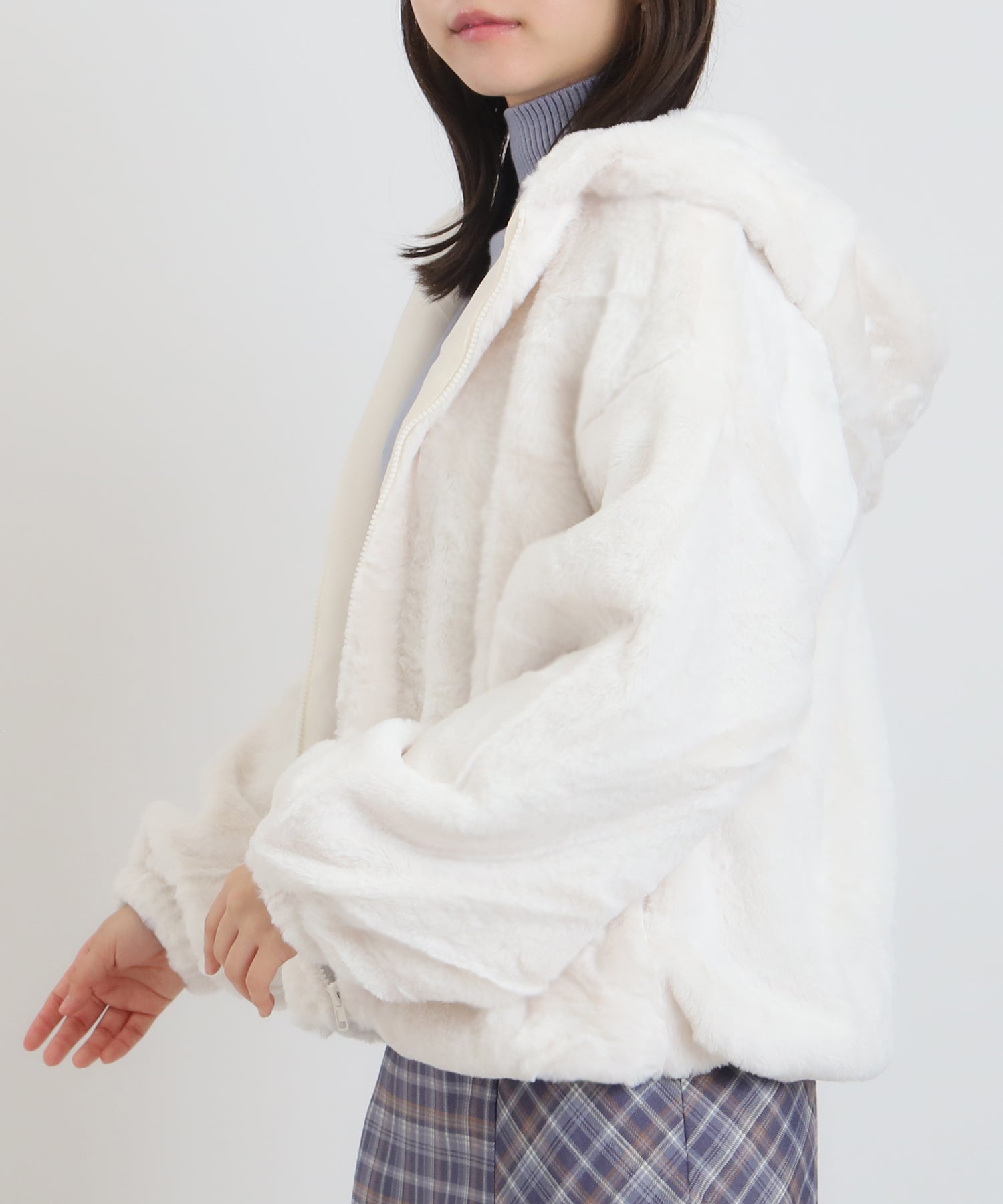 アイボリー moedl:156 着用サイズ:M