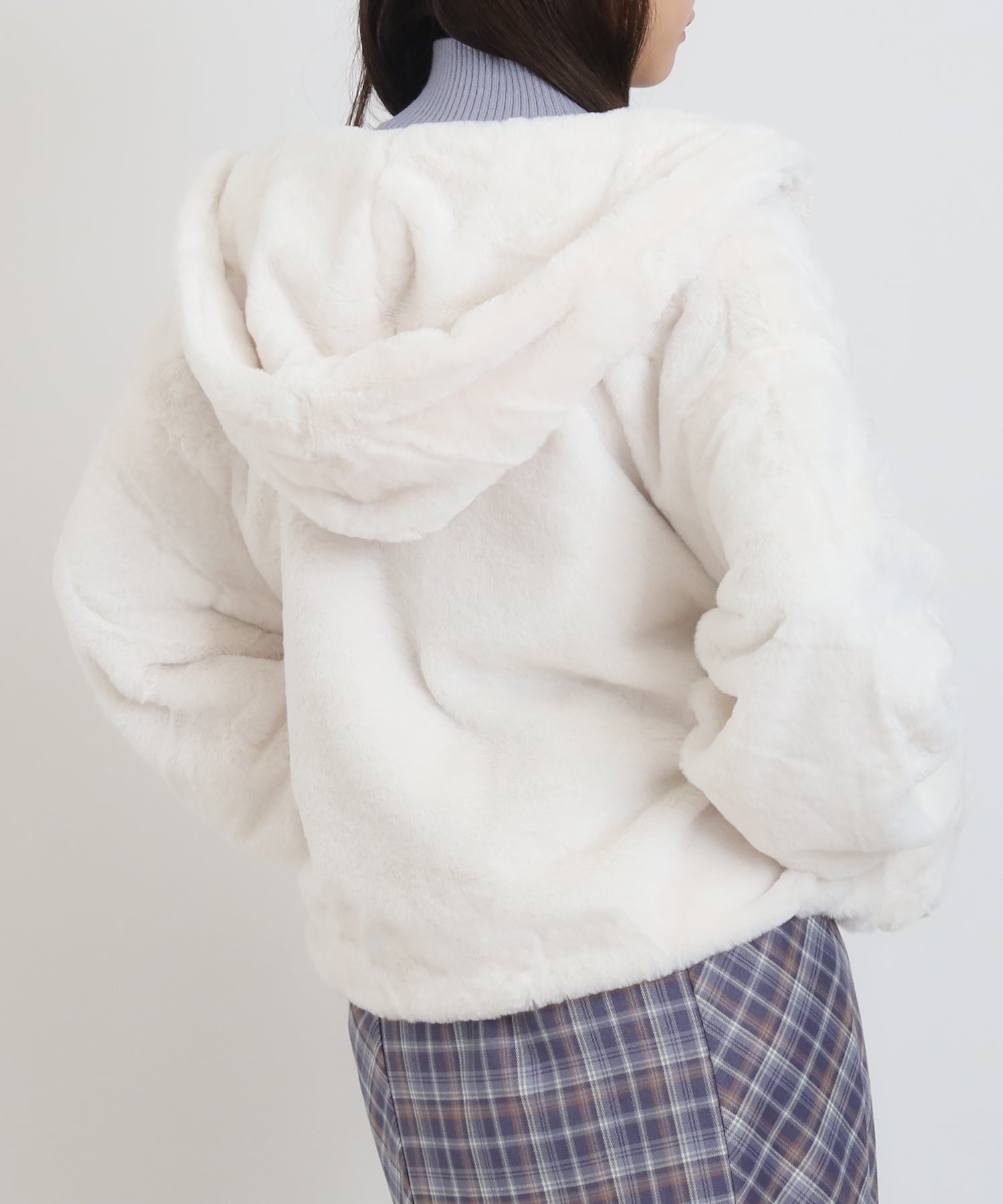 アイボリー moedl:156 着用サイズ:M