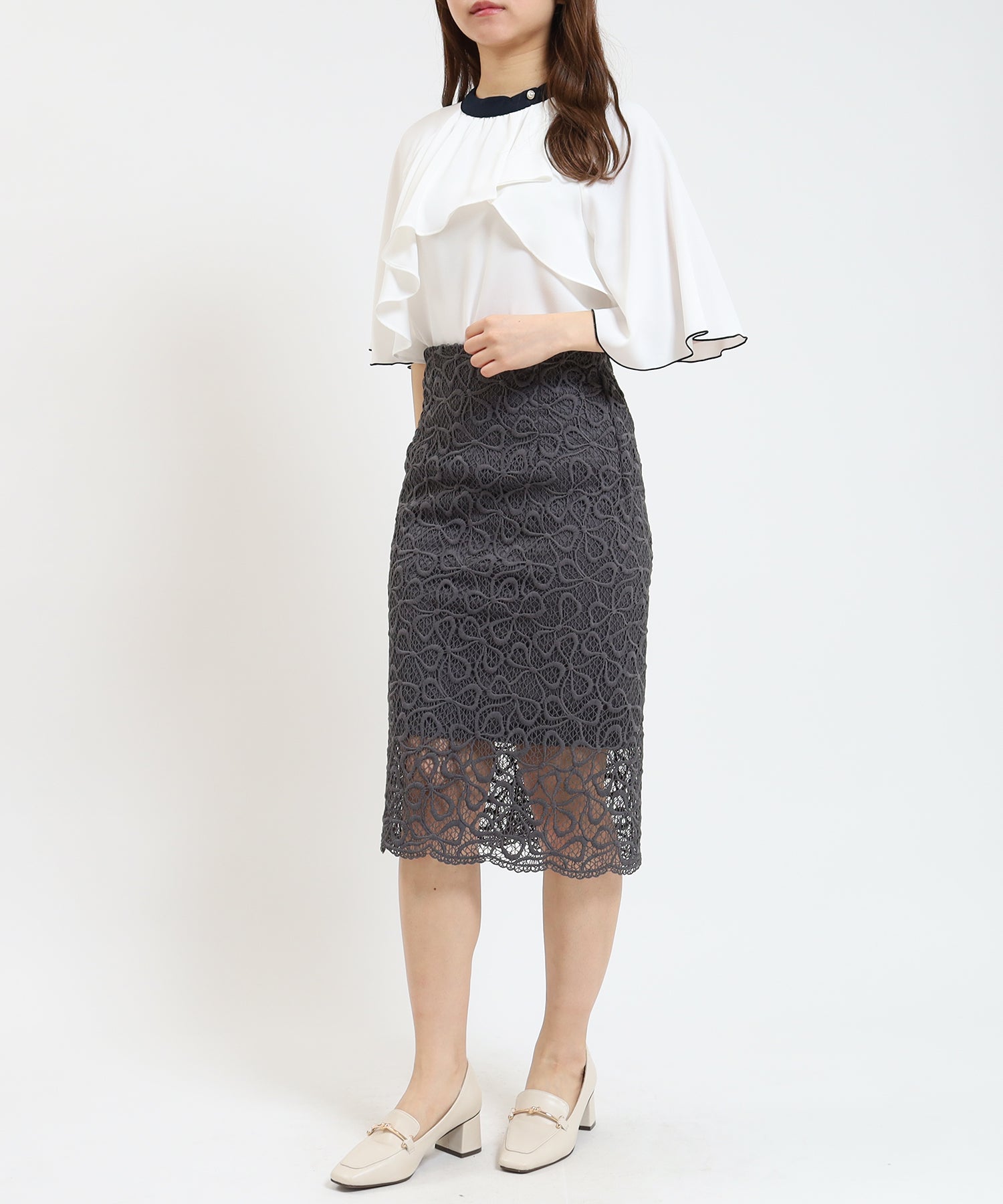 チャコール model:155cm/骨格ウェーブ 着用サイズ:S