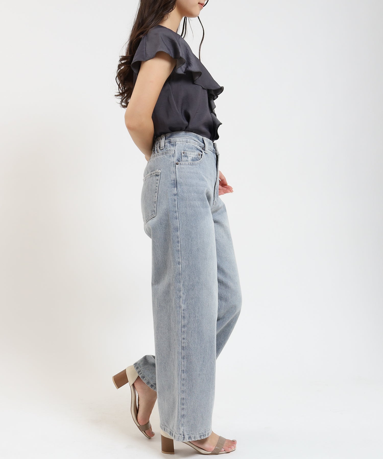 チャコール model:160cm/骨格ウェーブ 着用サイズ:M