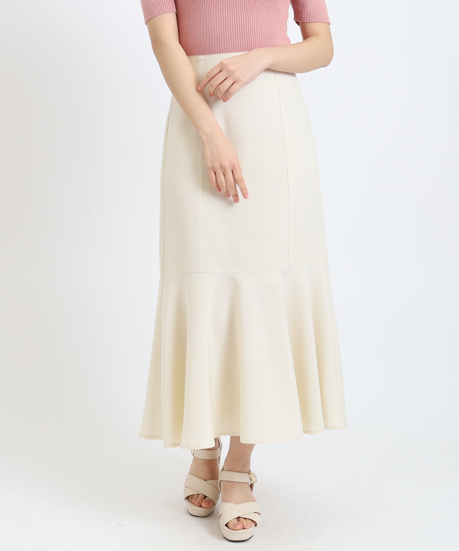 アイボリー model:156 着用サイズ:M