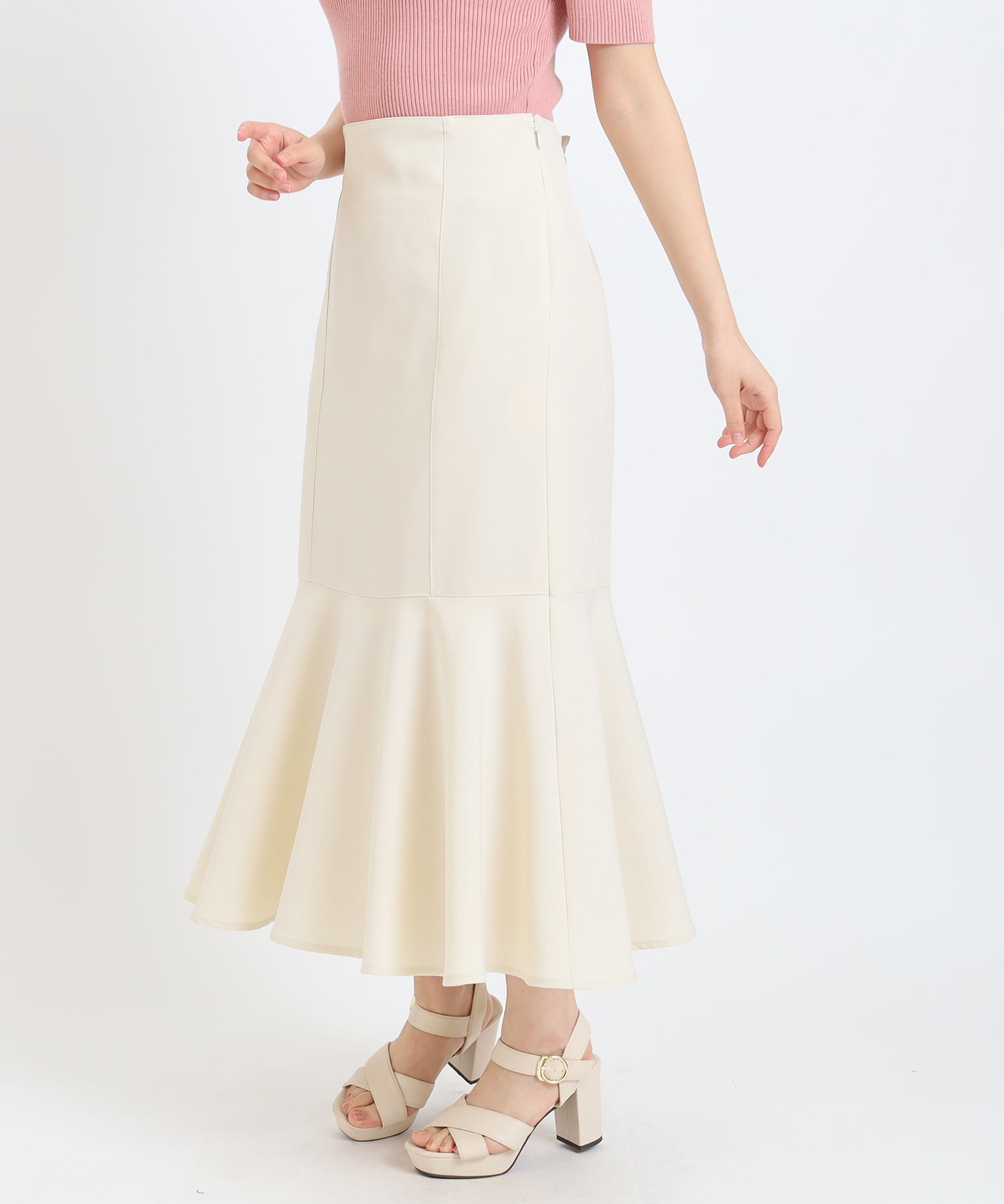 アイボリー model:156 着用サイズ:M