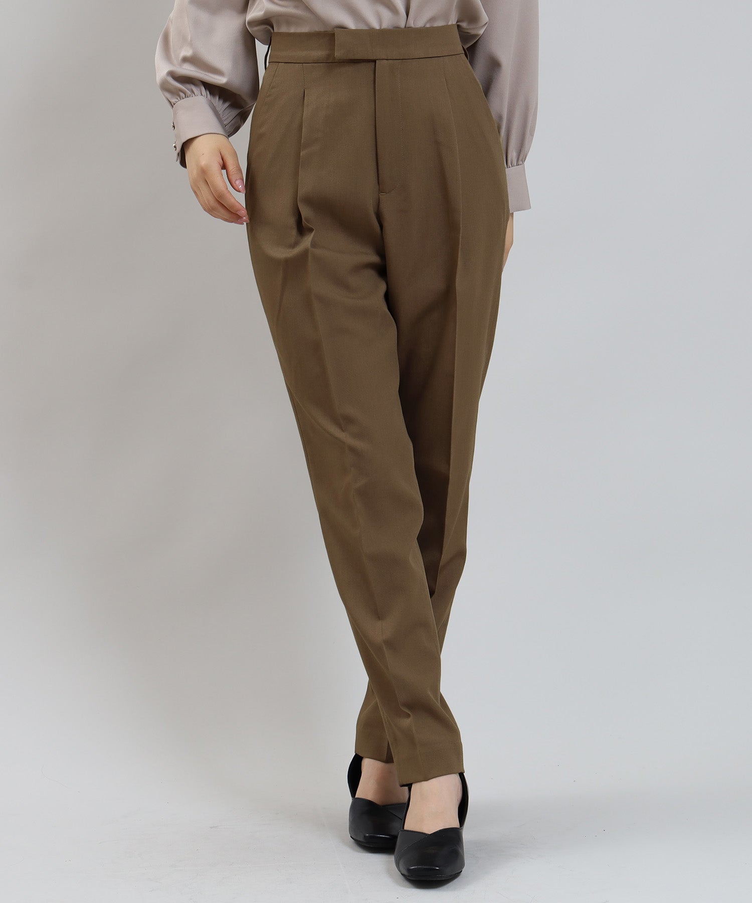 Smart TR one tuck tapered pants