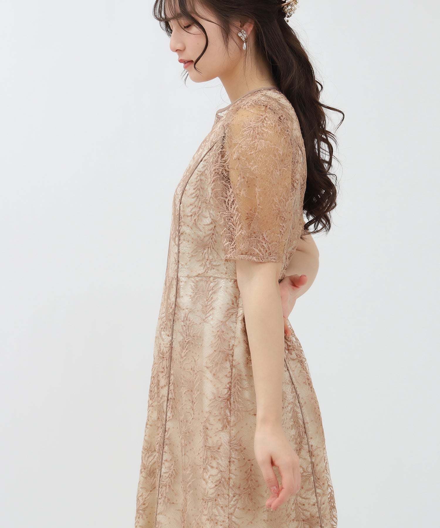 ピンクベージュ model:160 着用サイズ:M