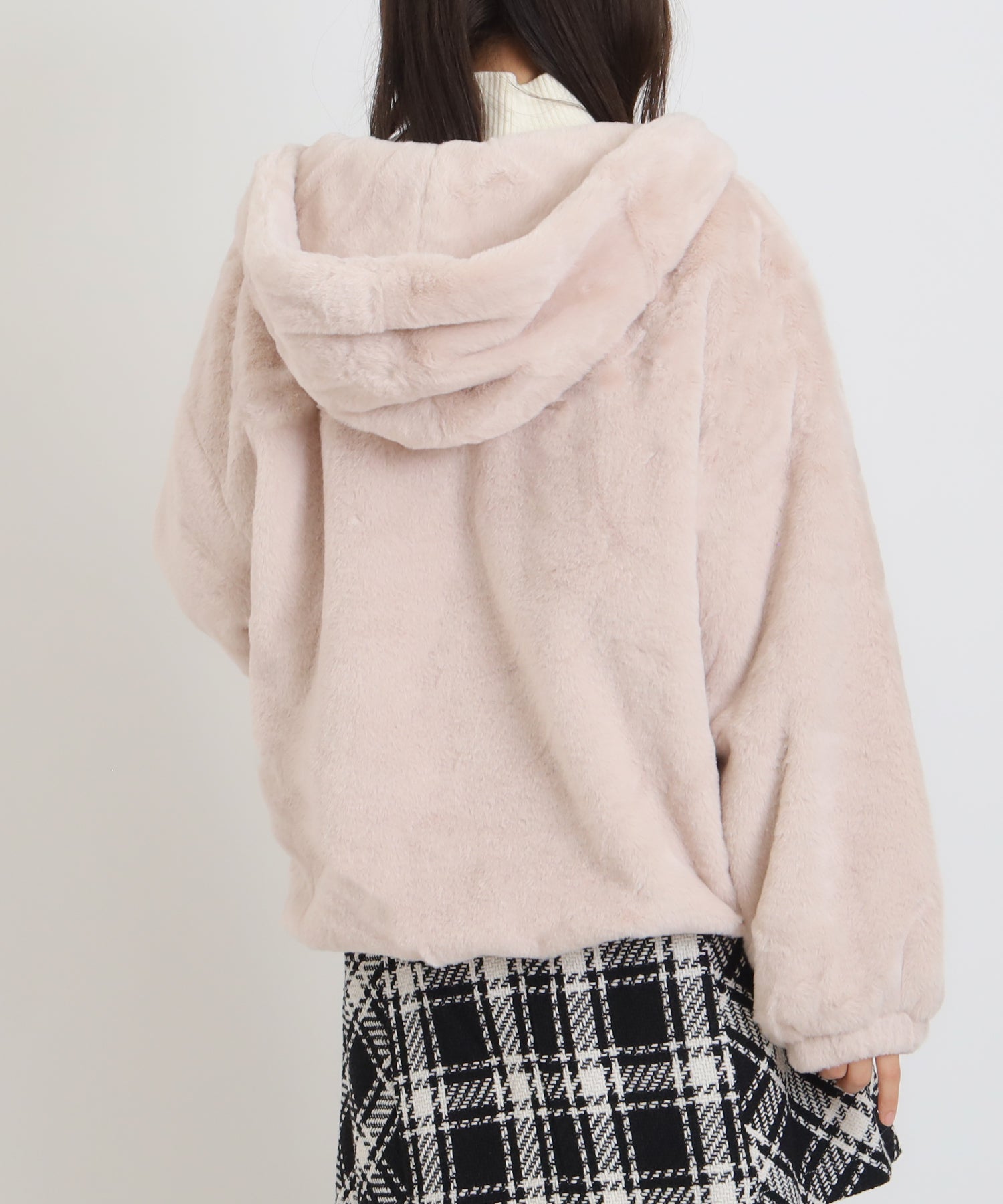 ピンクベージュ moedl:156 着用サイズ:M