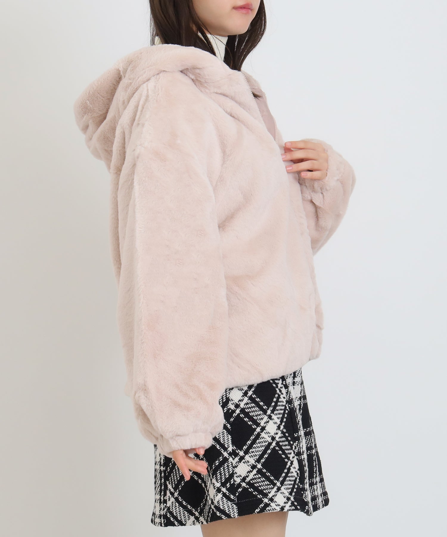 ピンクベージュ moedl:156 着用サイズ:M